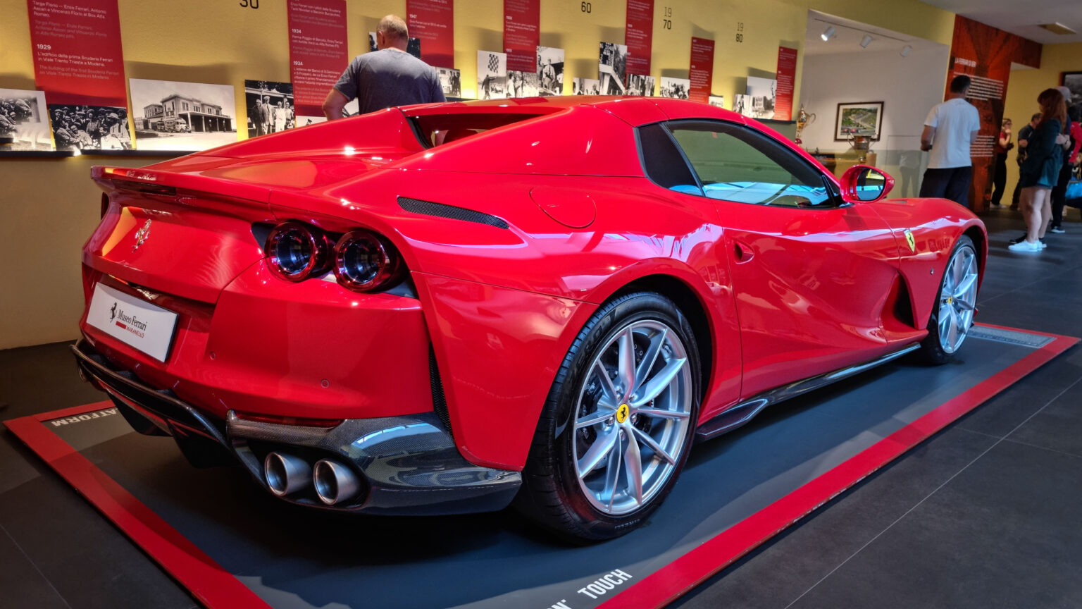 Ferrari 812 Superfast 