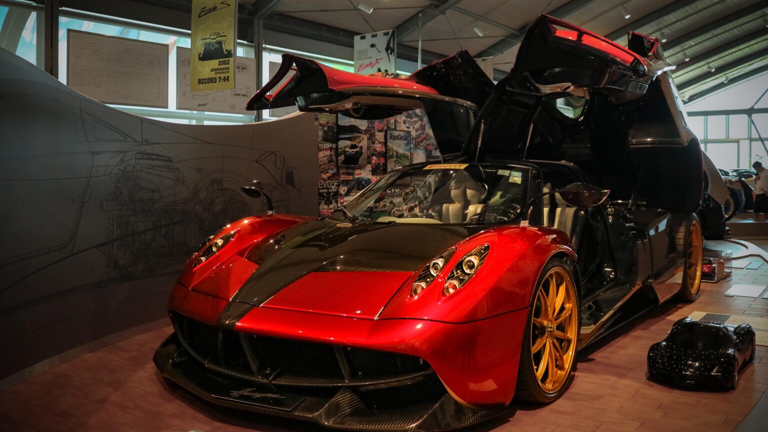 Pagani Huayra 