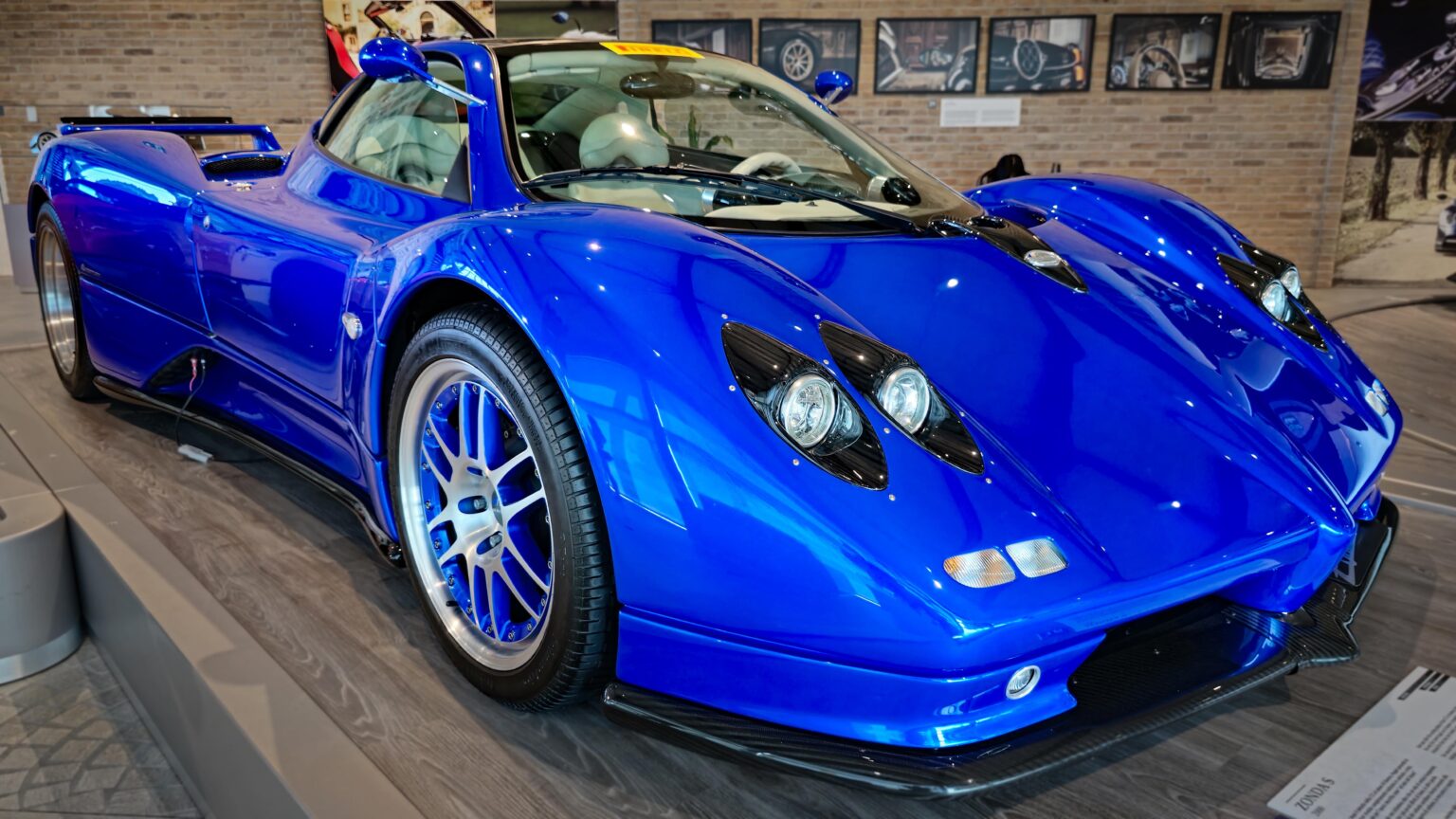 Pagani Zonda S 2009