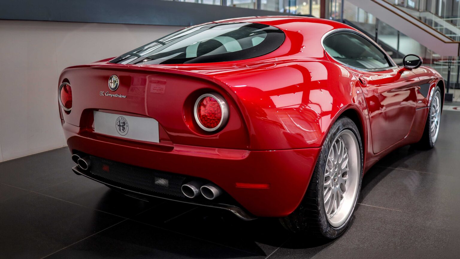 Alfa-Romeo-8C-Competizione-rear