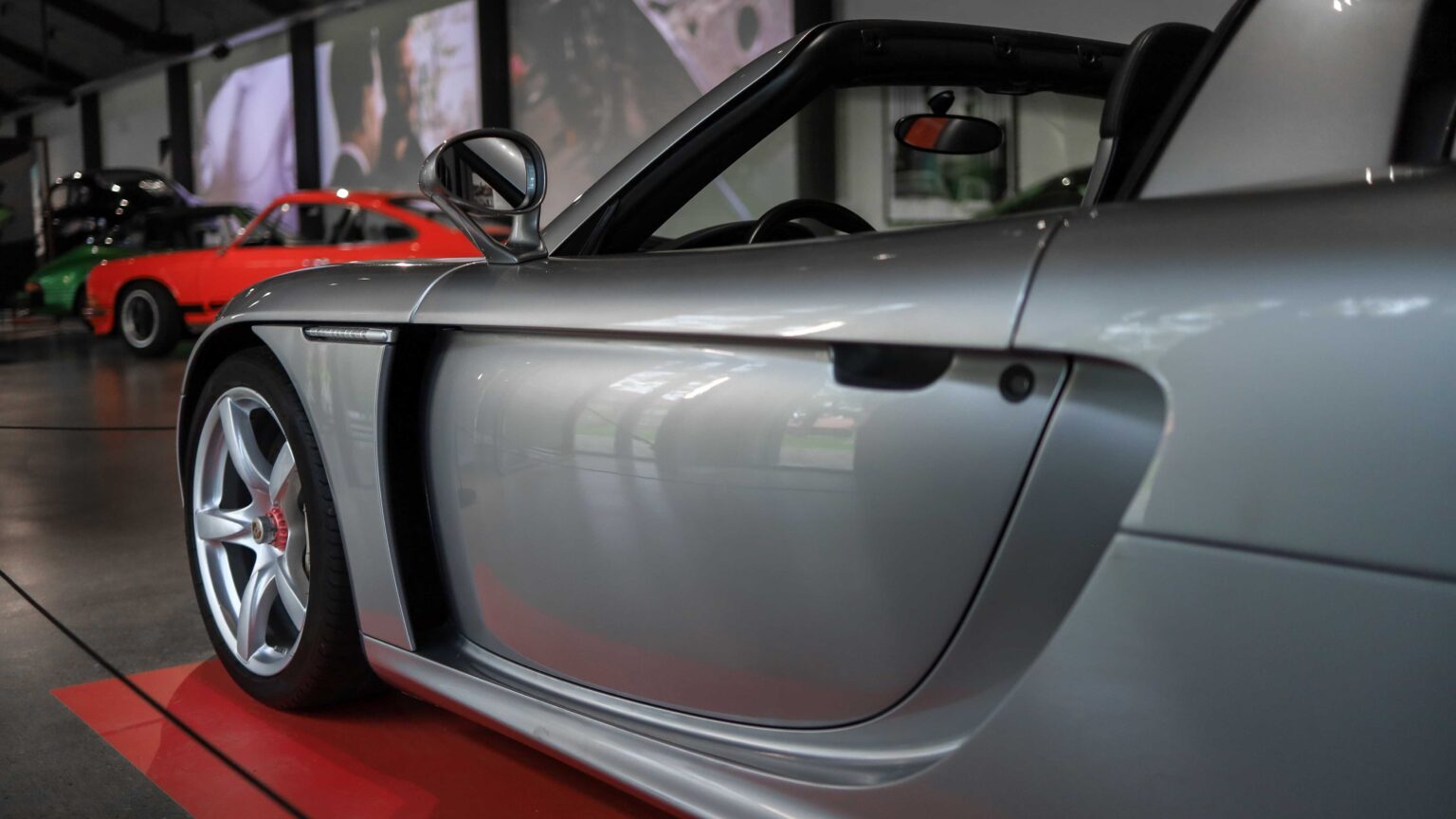 Porsche-Carrera-GT-door-detail