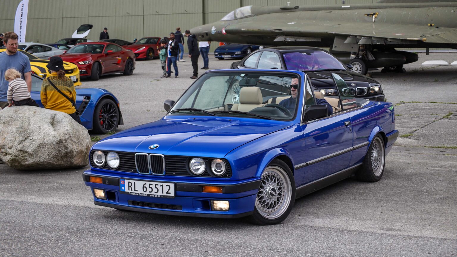 BMW-325-i-Cabriolet-1990