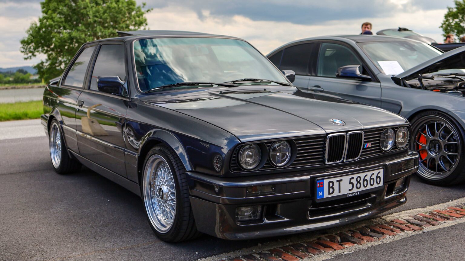 BMW-325-i-E30-1989