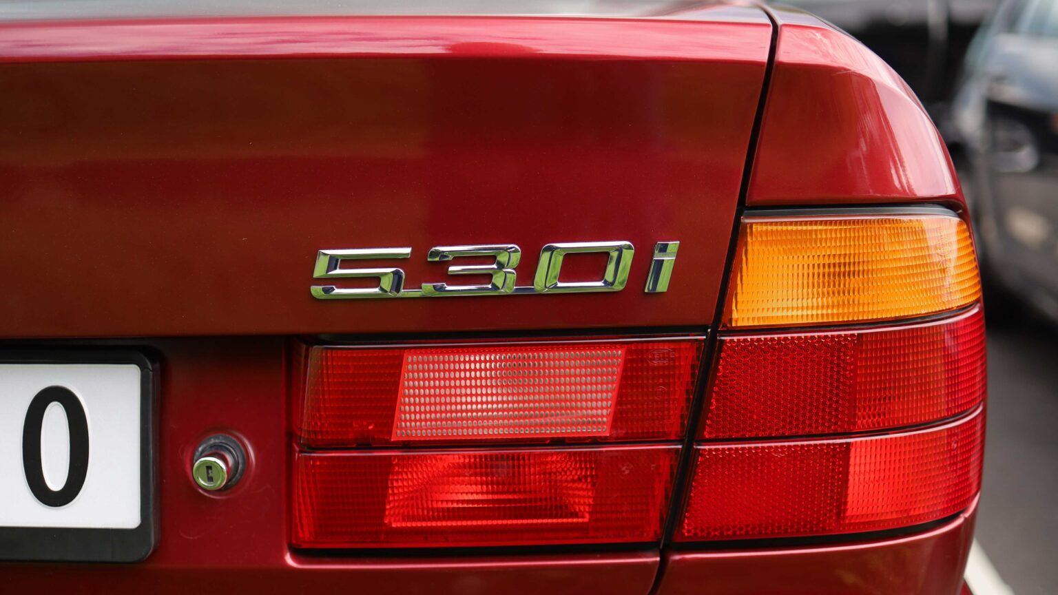 BMW-530i-badge