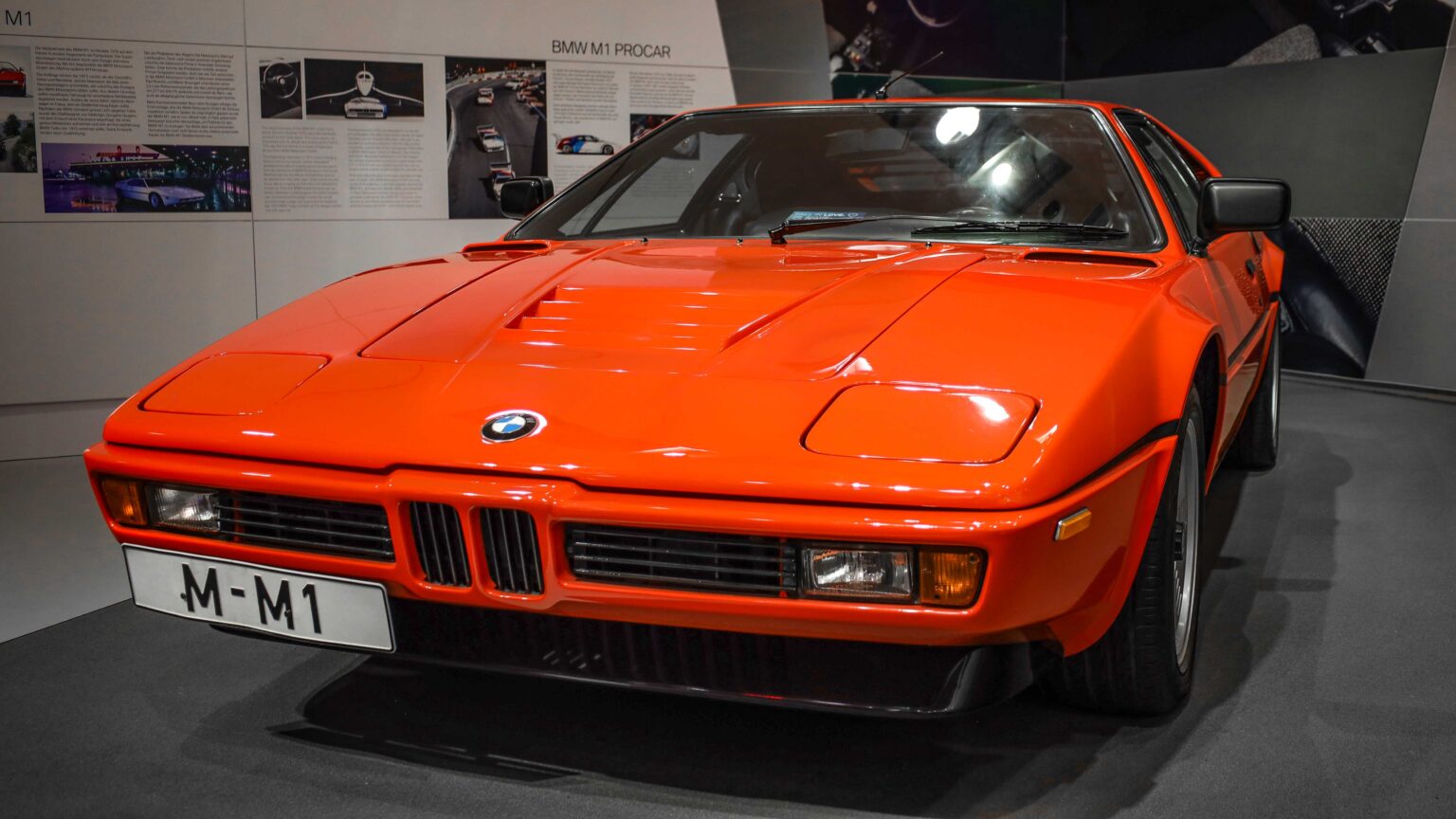 BMW-M1-red-1978