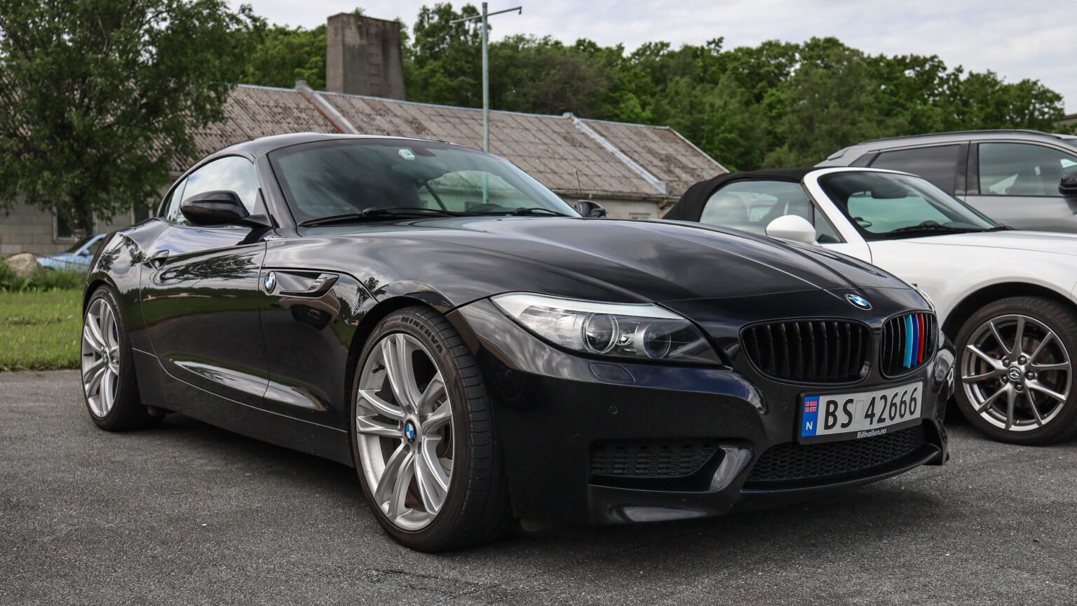 BMW-Z4-black-front