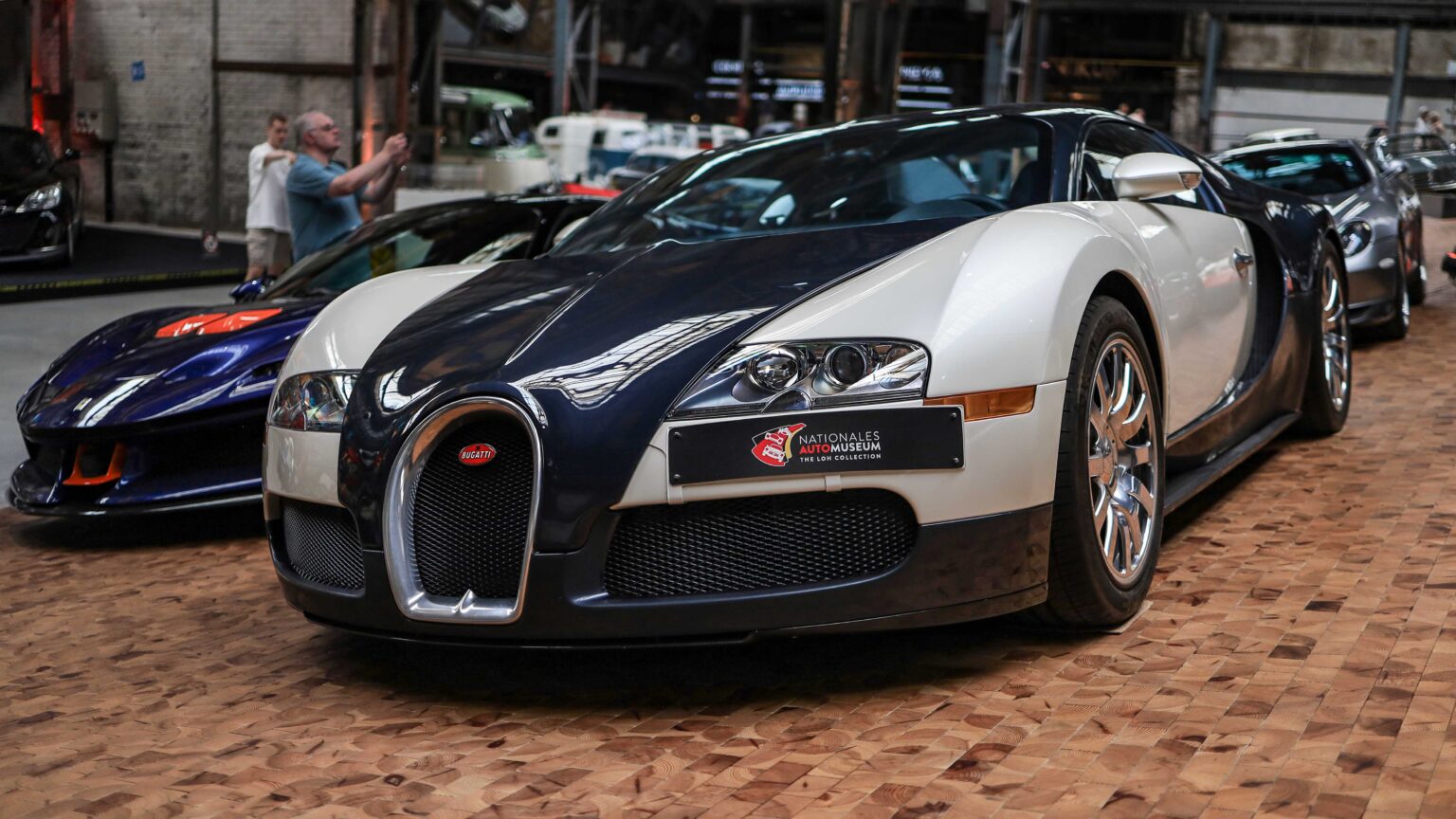 Bugatti-Veyron-at-Nationales-Automuseum-The-Loh-Collection