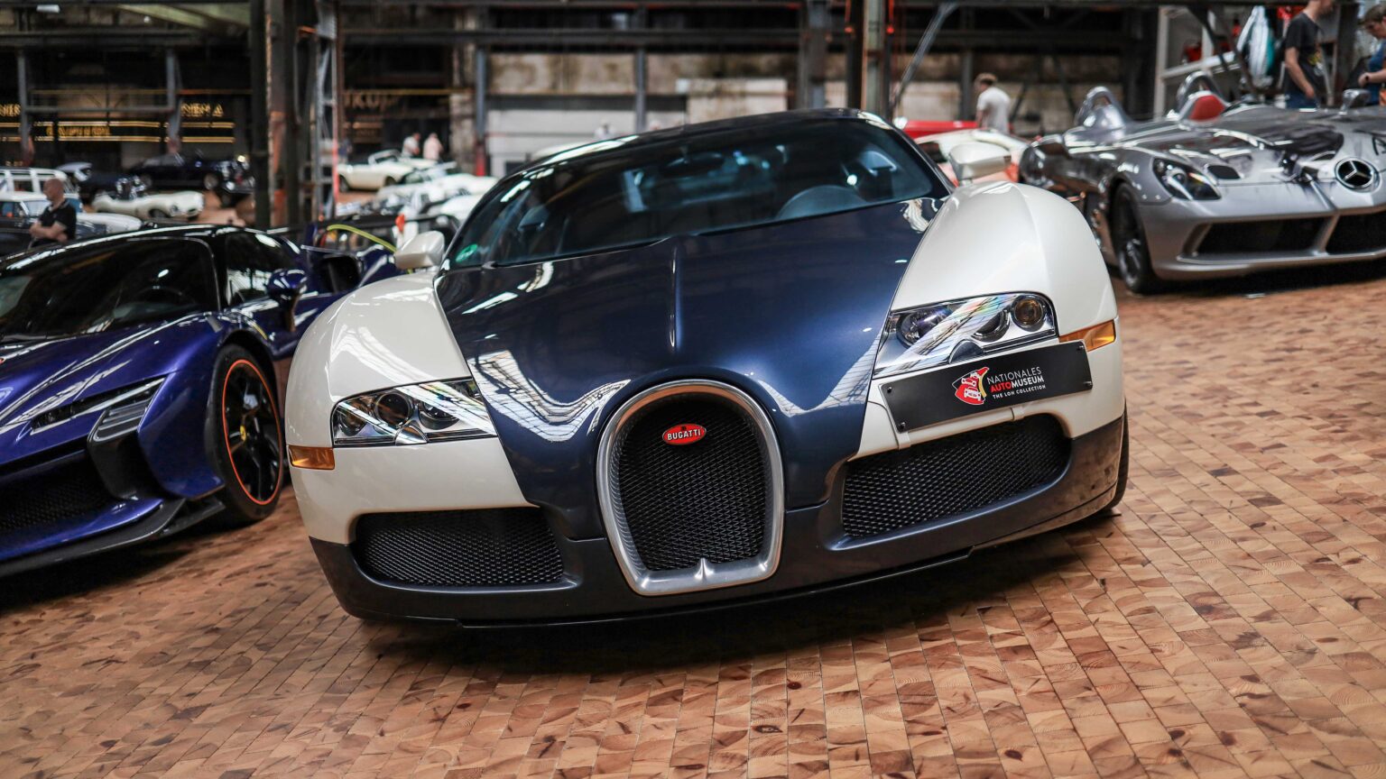 Bugatti-Veyron-front-at-Loh-Collection