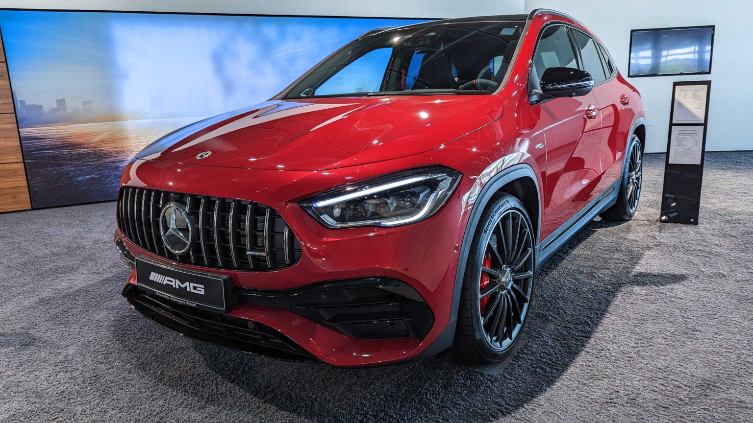 Mercedes-Benz-GLA-45-S-AMG-4Matic-2024