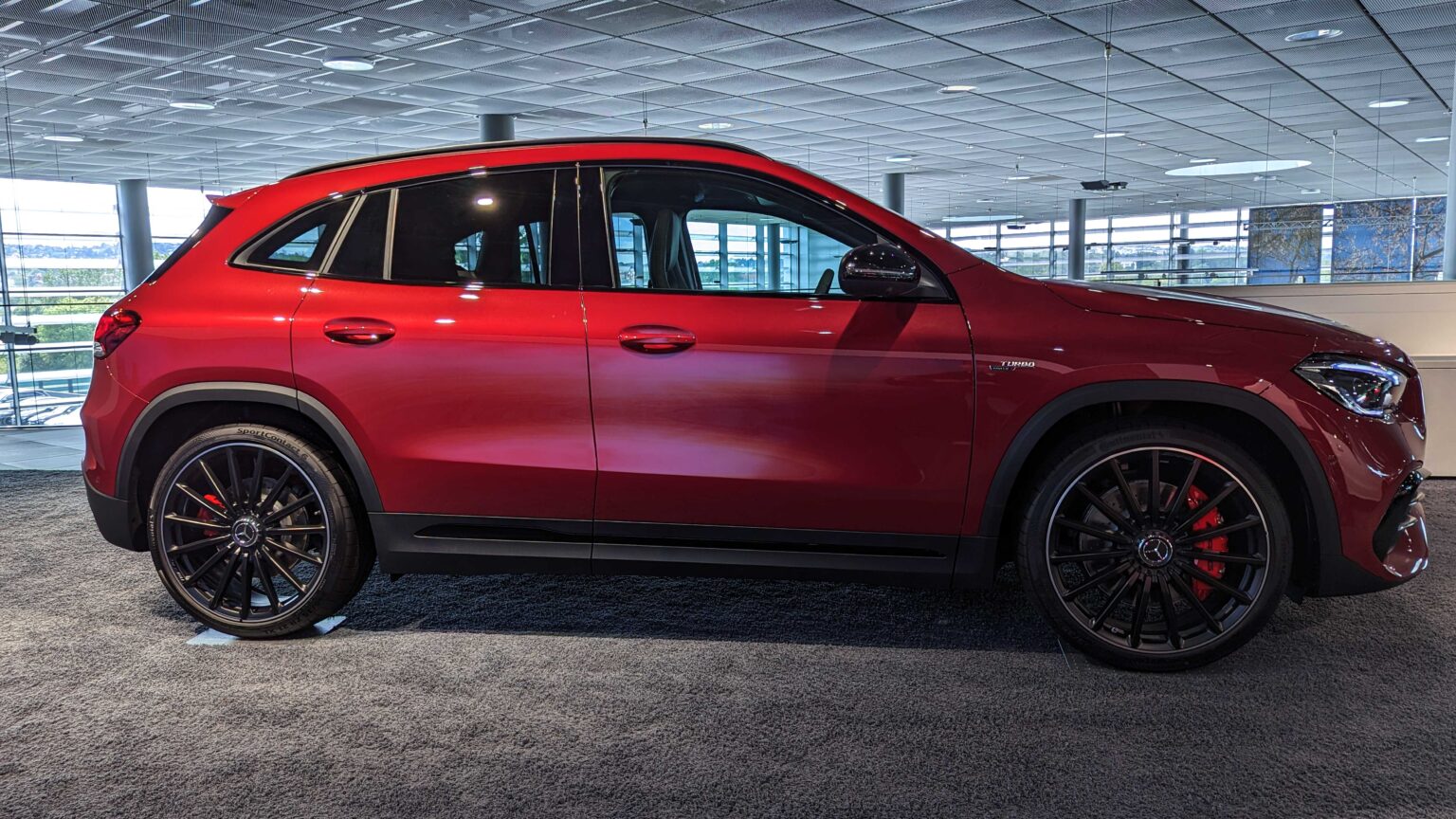 Mercedes-Benz-GLA-45-S-AMG-side-profile