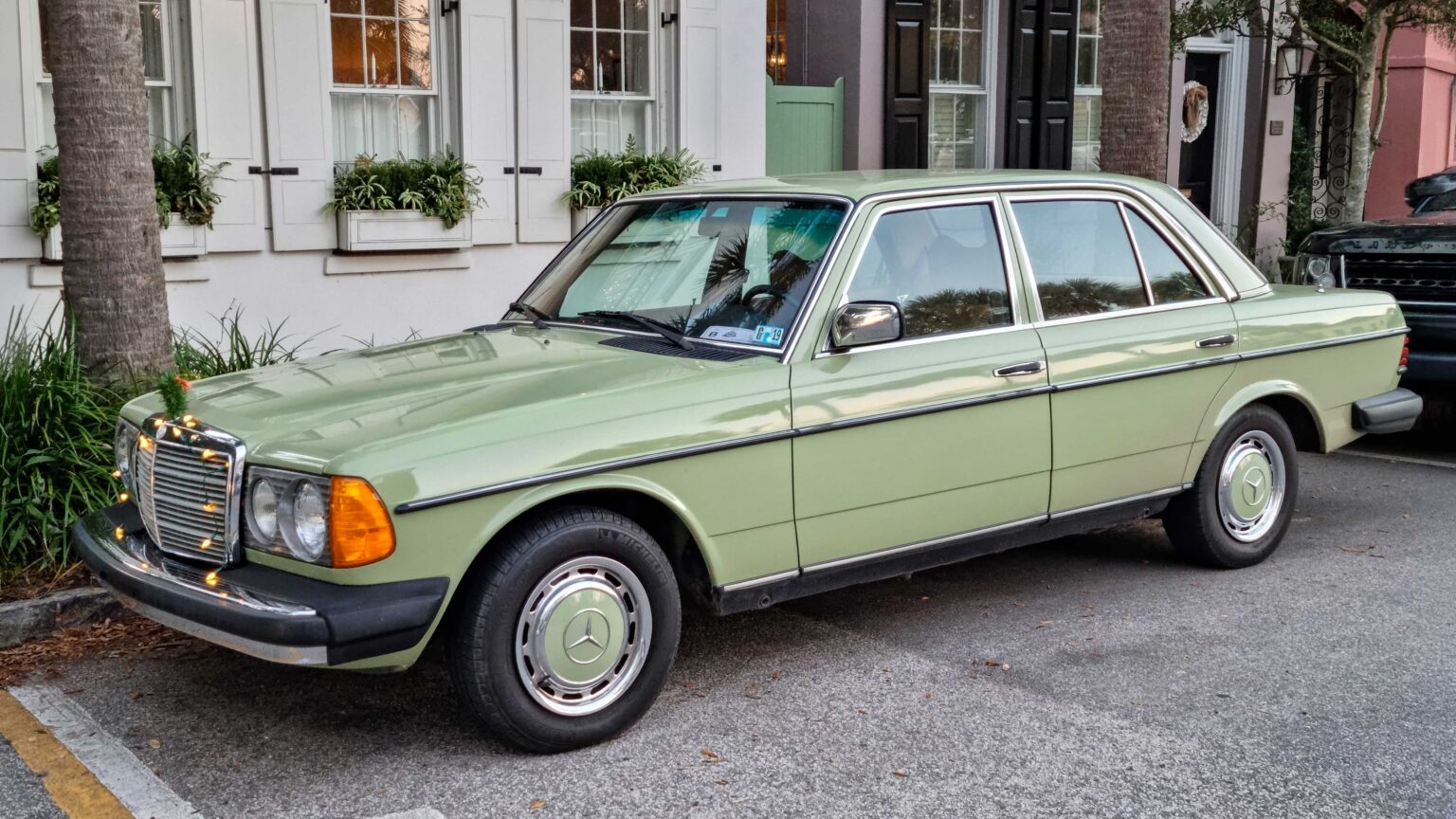 Mercedes-Benz-W123-in-USA
