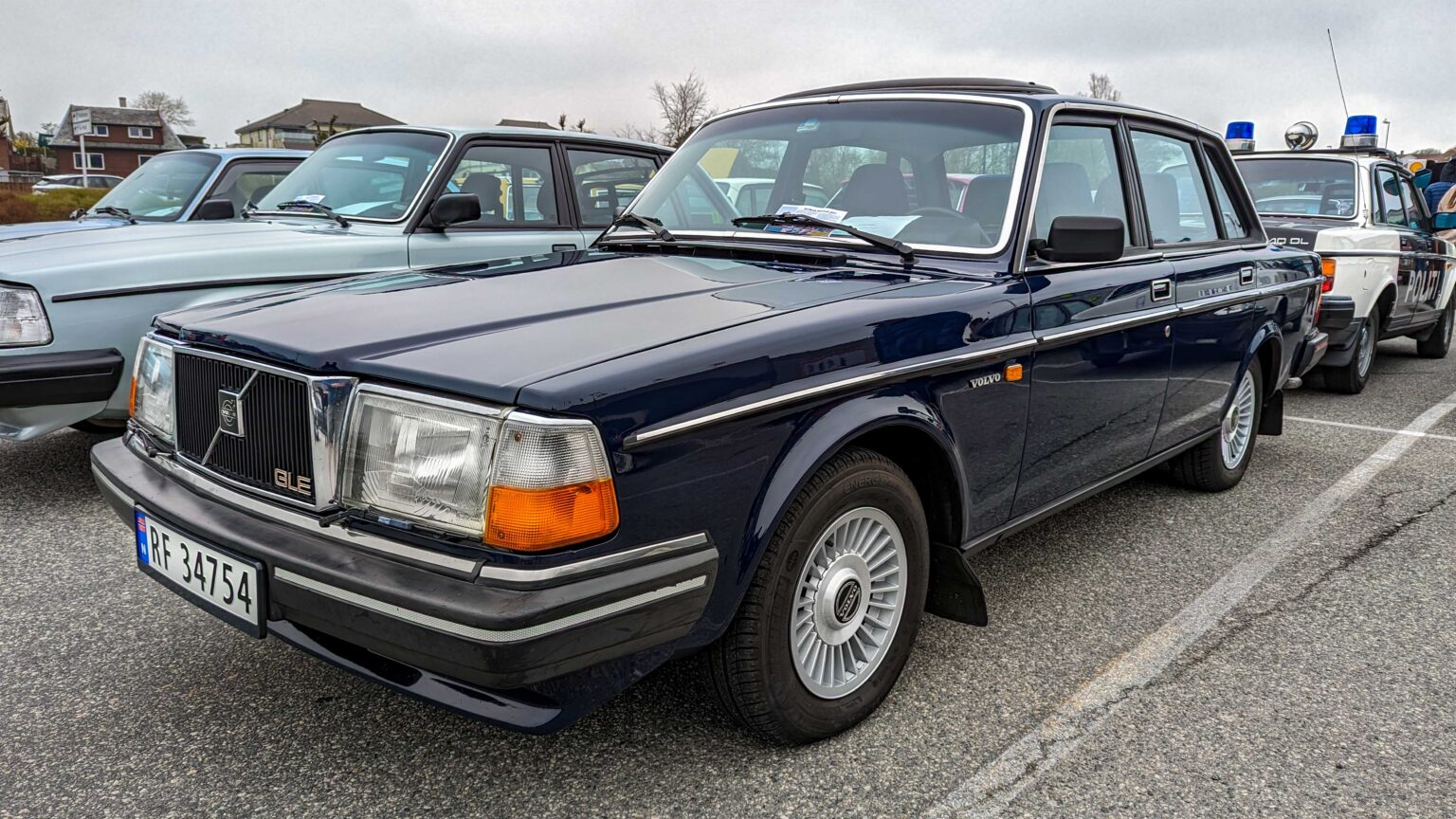 Volvo-240-GLE-1983