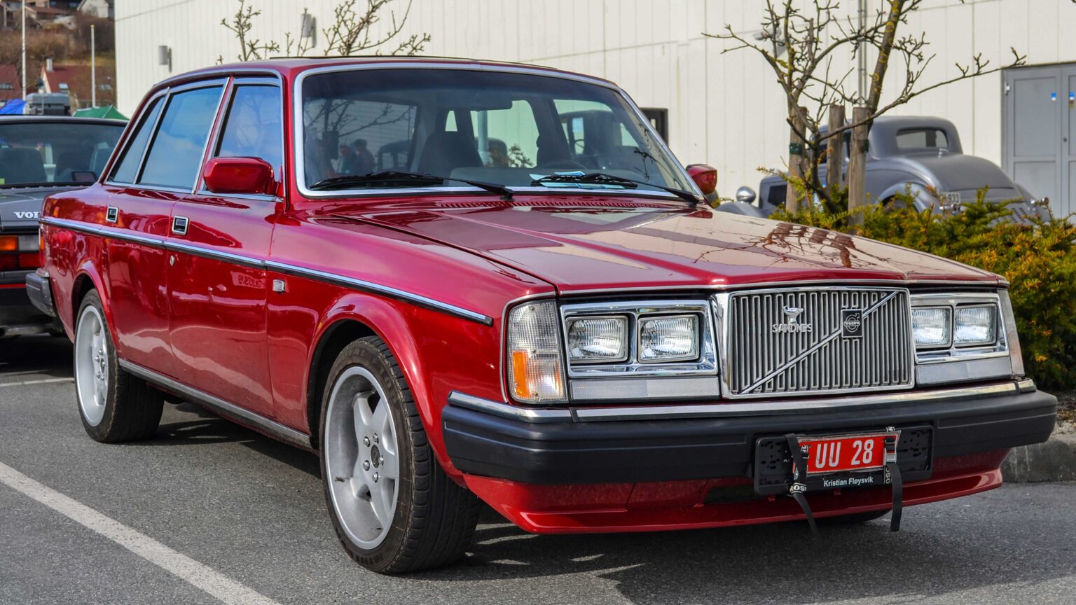 Volvo-240-with-USA-front