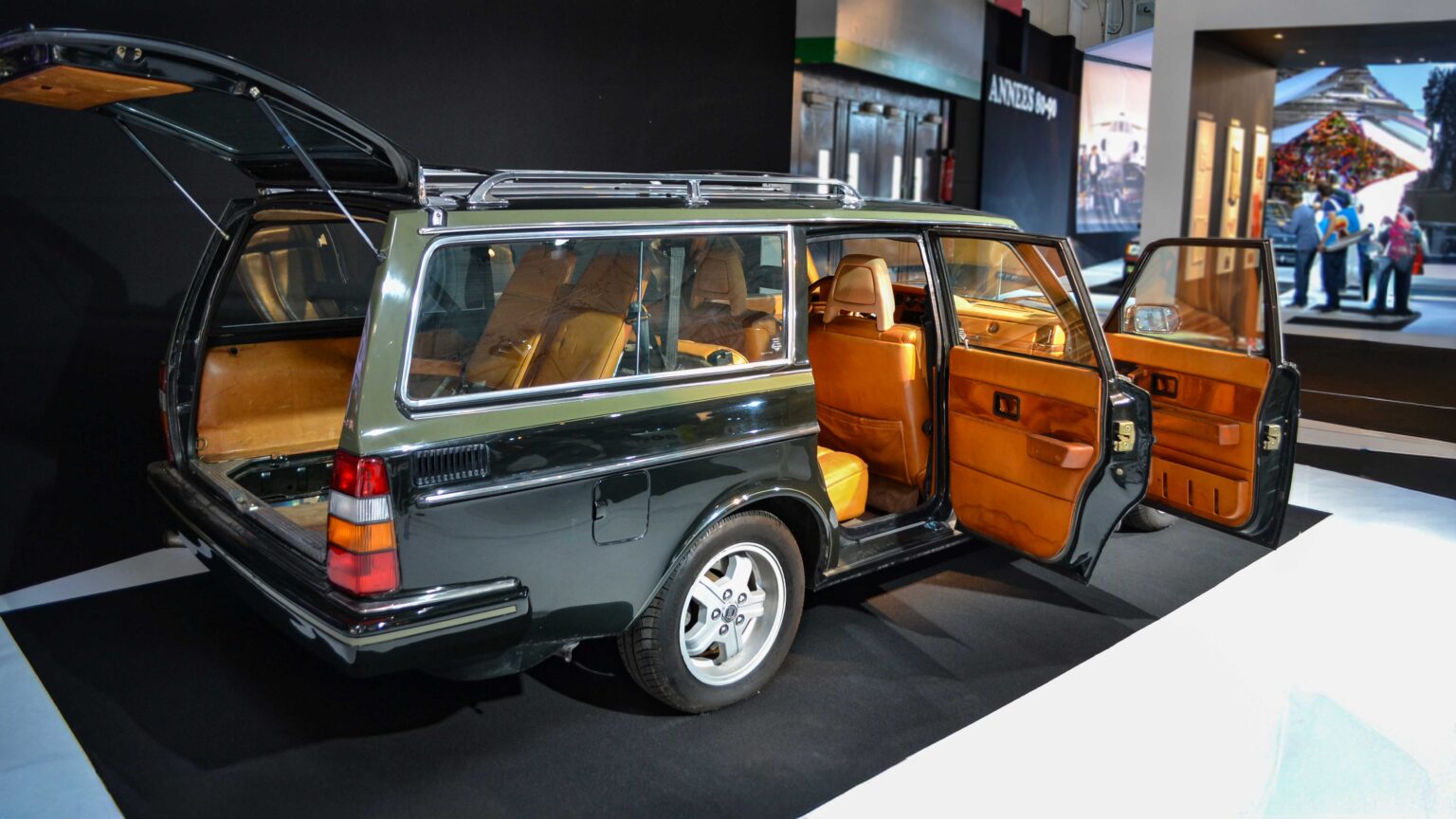 Volvo-245-Turbo-1984-by-Hermes