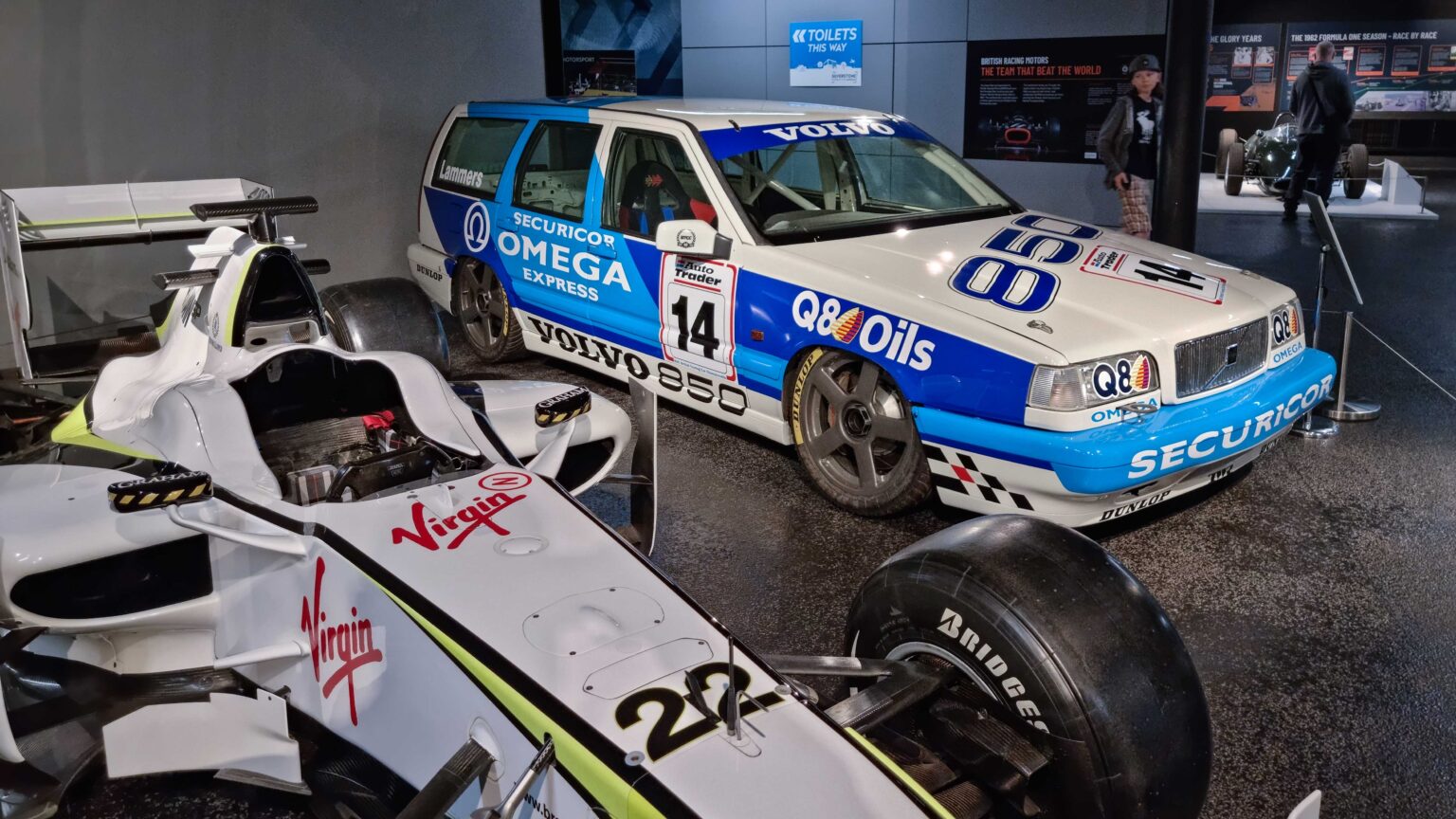 Volvo-850-at-Silverstone-Museum