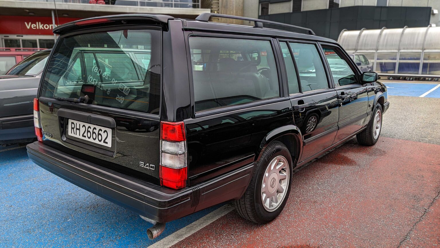 Volvo-940-LT-Estate-1995