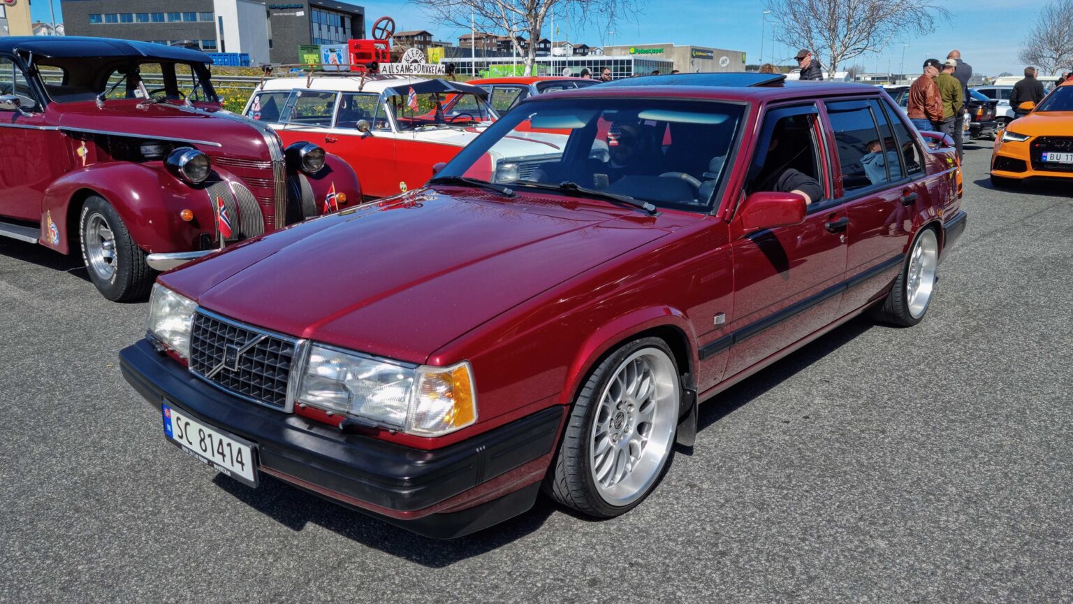 Volvo-940-Sedan-1996