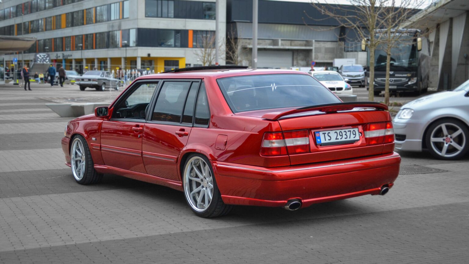 Volvo-940-red
