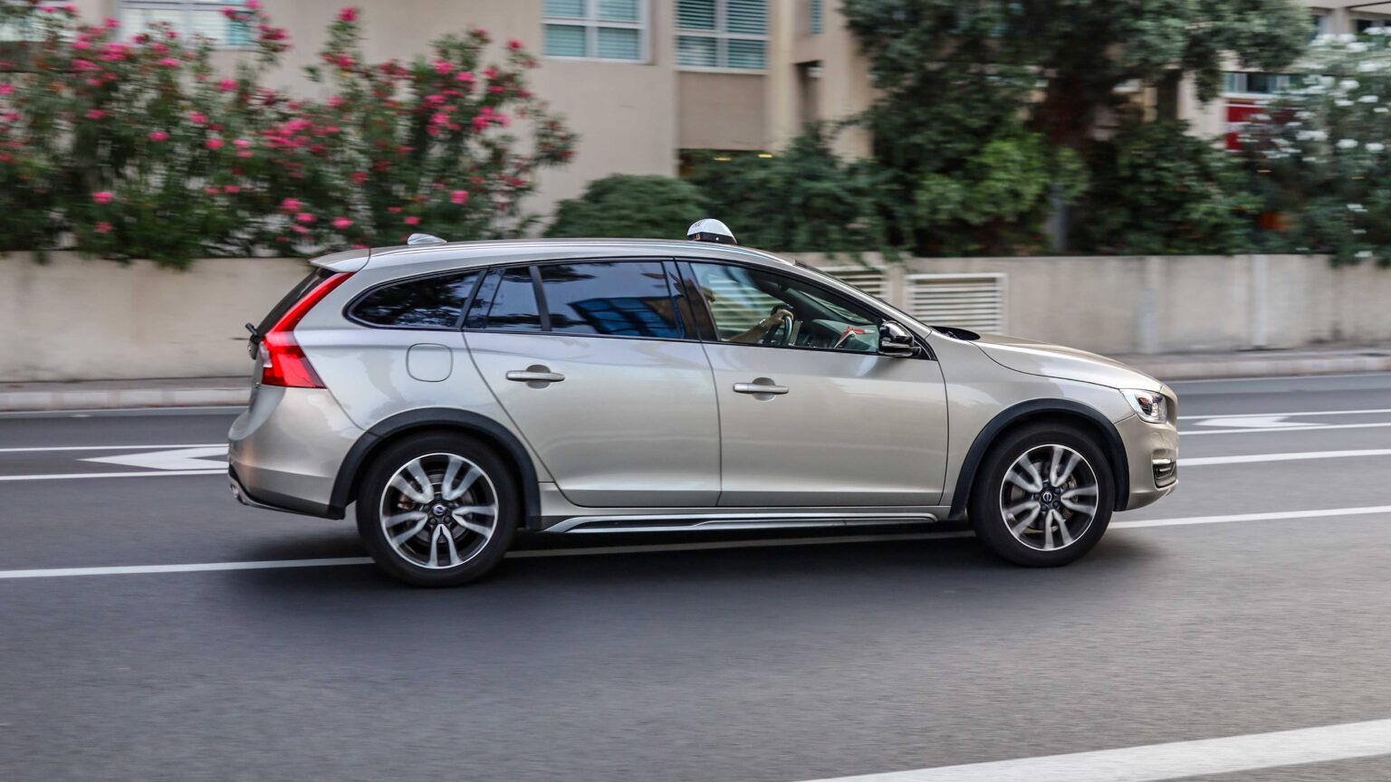 Volvo-V60-CC-Taxi-in-Monaco