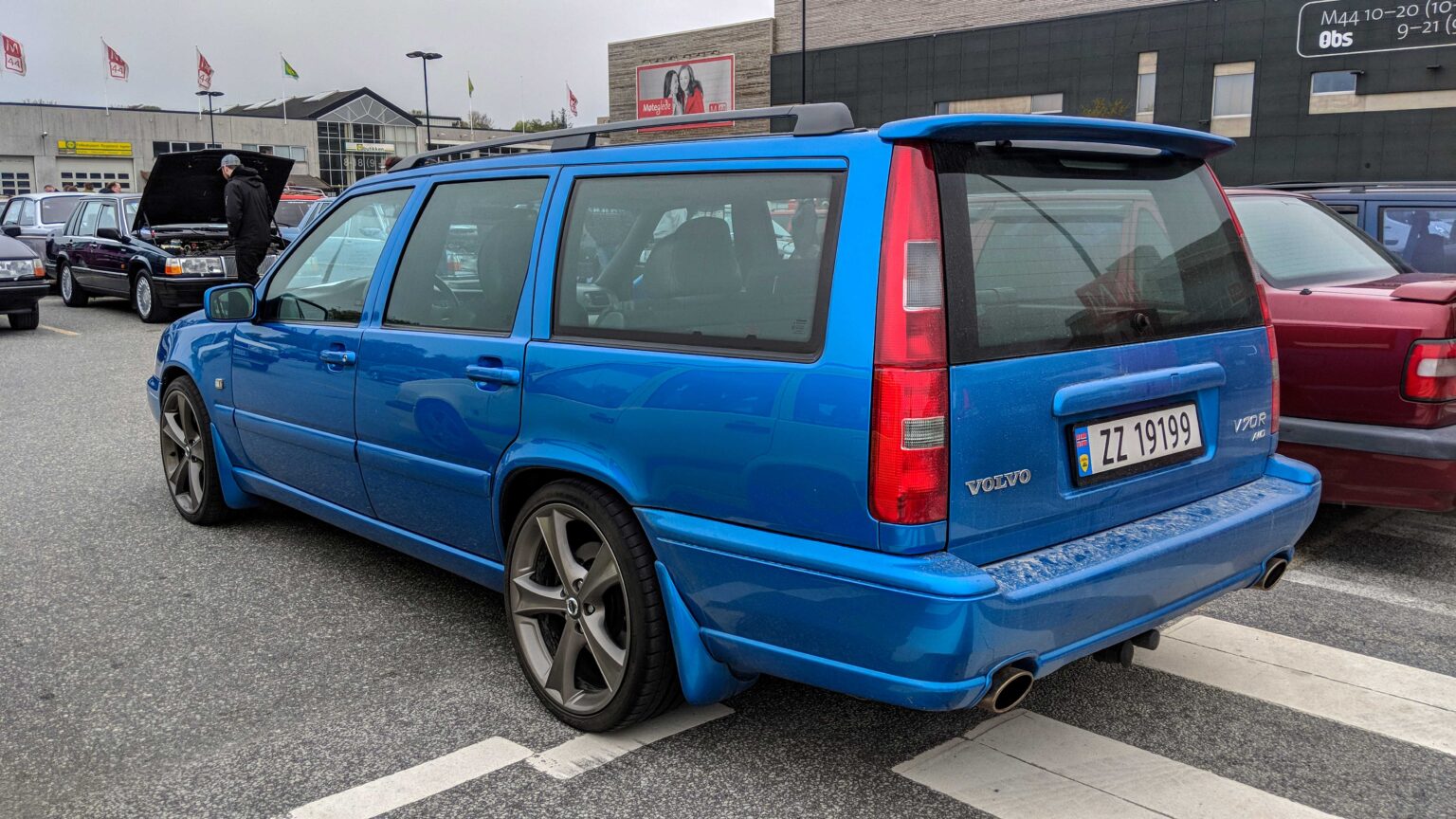 Volvo-V70-R-AWD