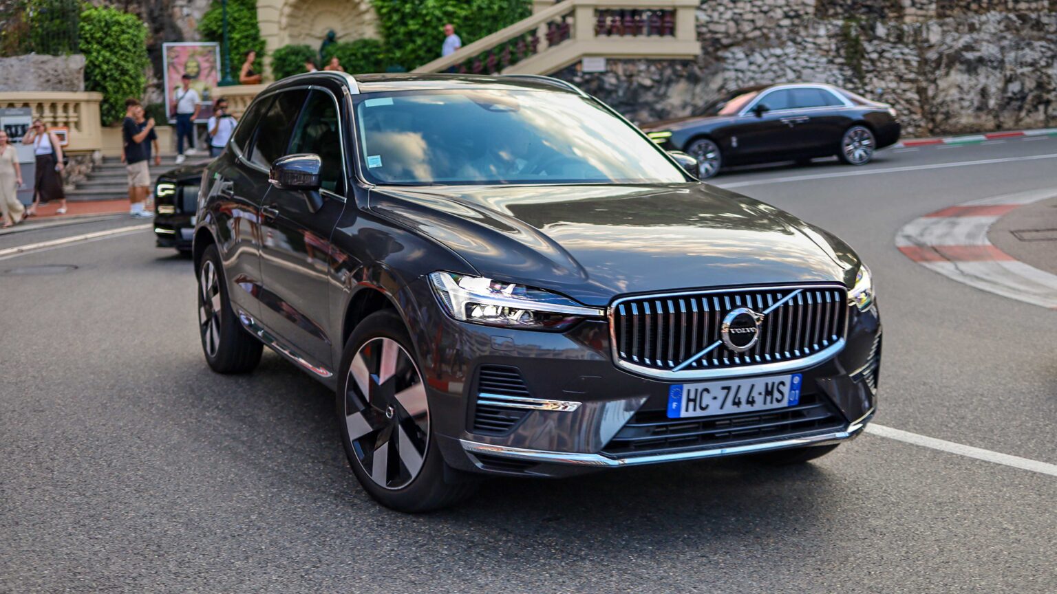 Volvo-XC60-2025
