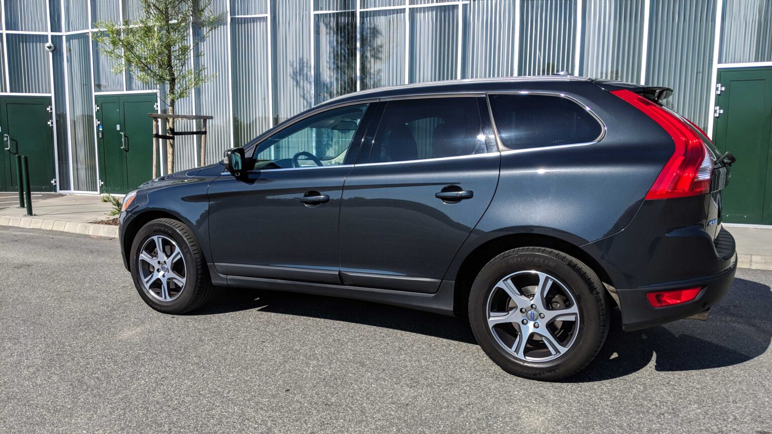 Volvo-XC60-D3-AWD-Summum-side