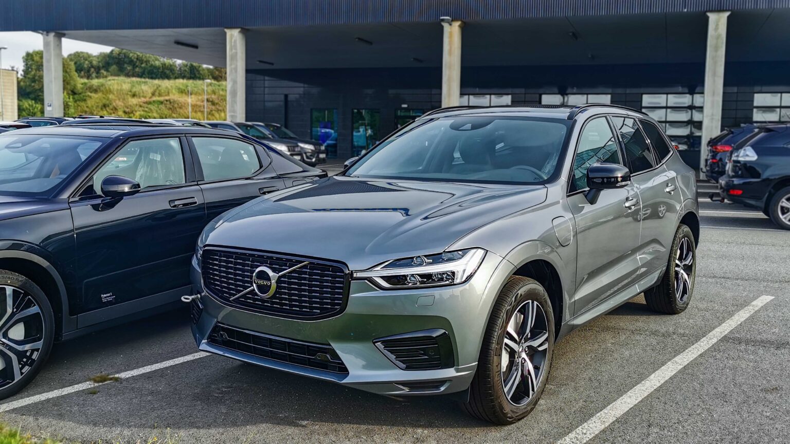 Volvo-XC60-T8-2021