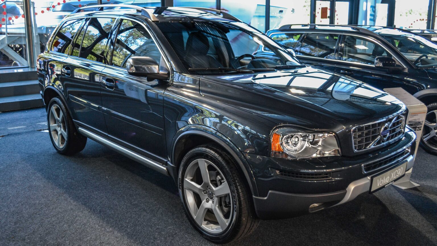 Volvo-XC90-D5-R-design