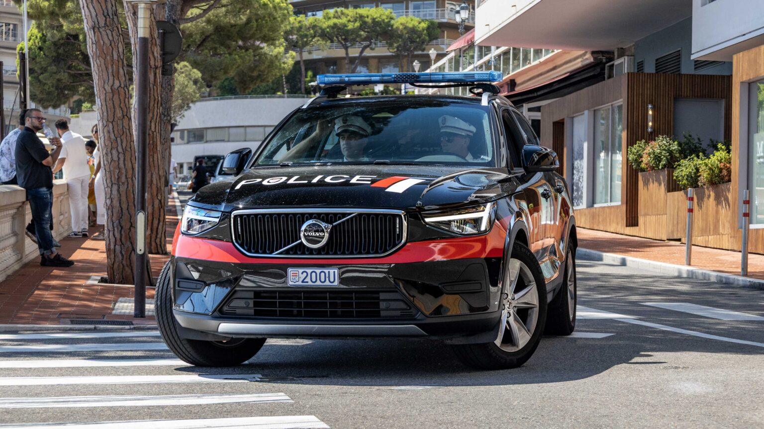 volvo-XC-40-Police