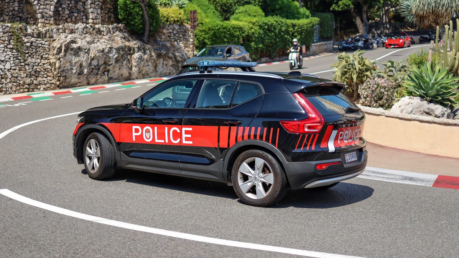 volvo-XC-40-Police-in-Fairmont-hairpin