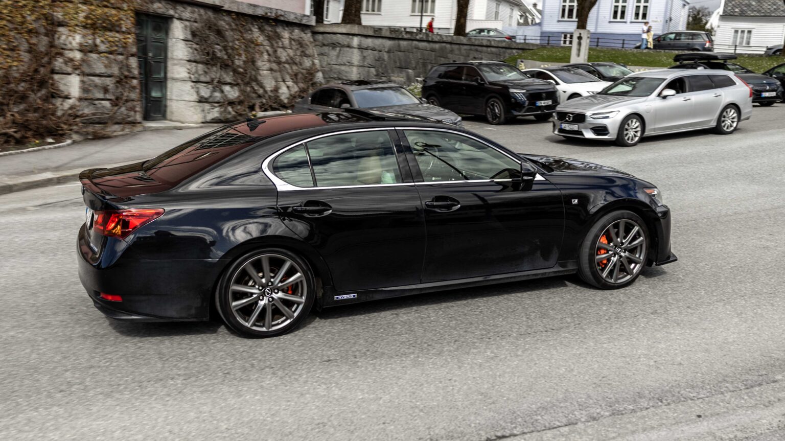 Lexus-GS-300h-F-Sport-black