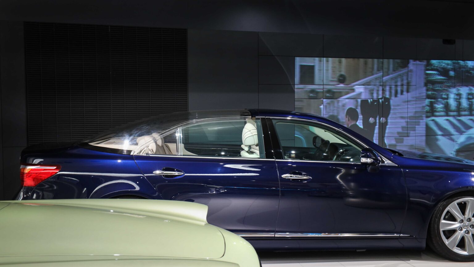 Lexus-LS-600h-Landauet-in-Monaco