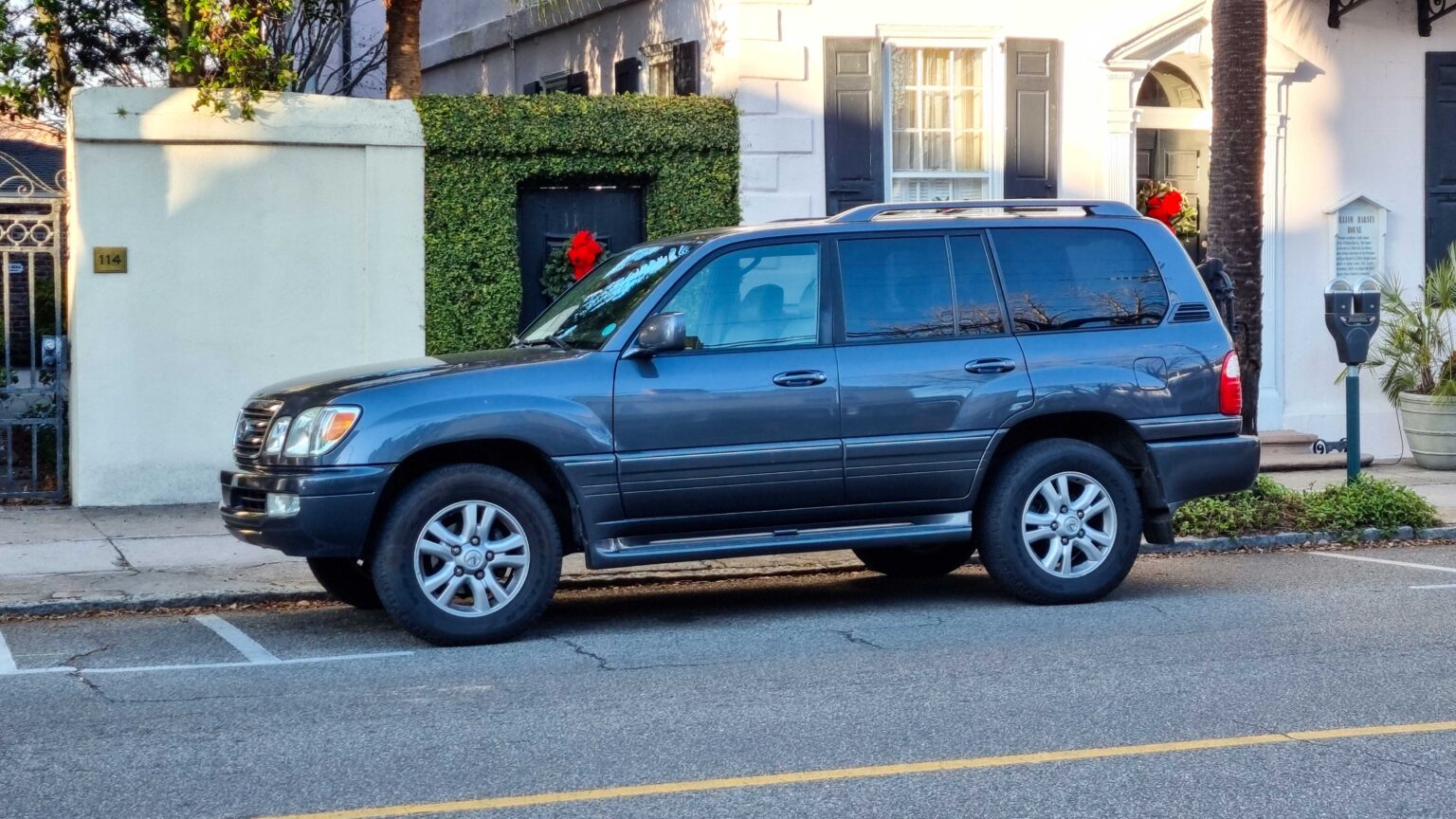 Lexus-LX-J100-in-Charleston