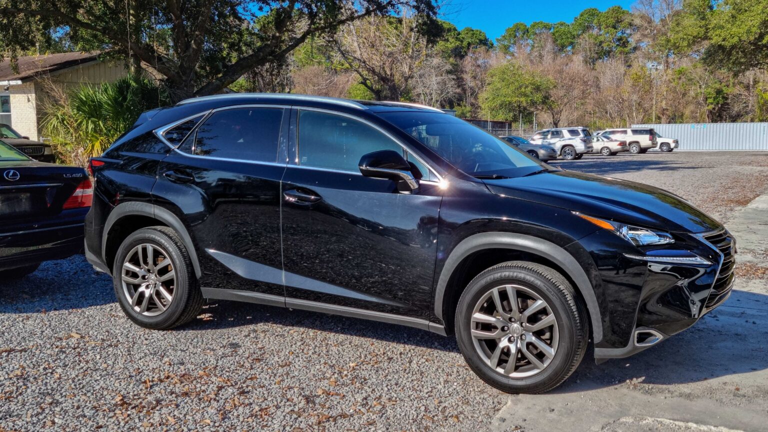 Lexus-NX-200-T-Black