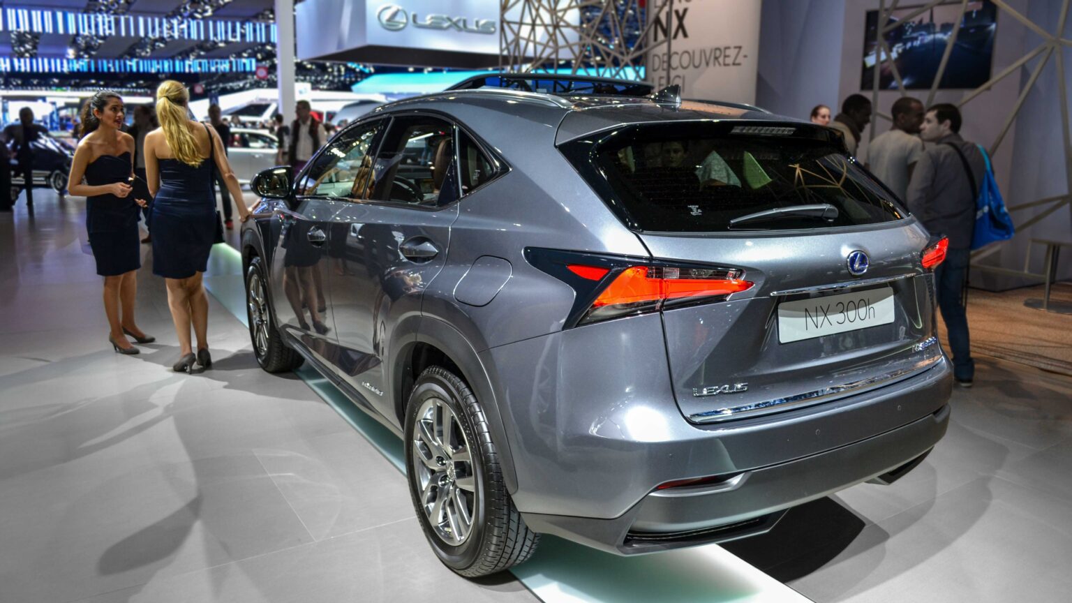 Lexus-NX-300h-rear-at-IAA