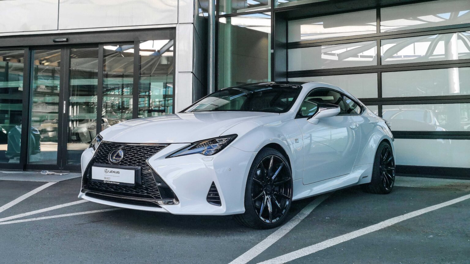 Lexus-RC-300h-White-2021