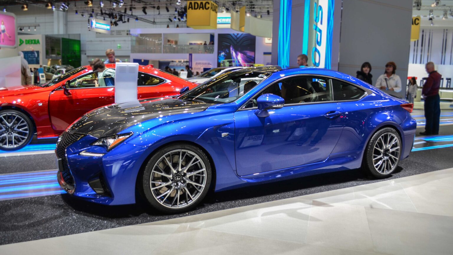 Lexus-RC-F-V8-blue