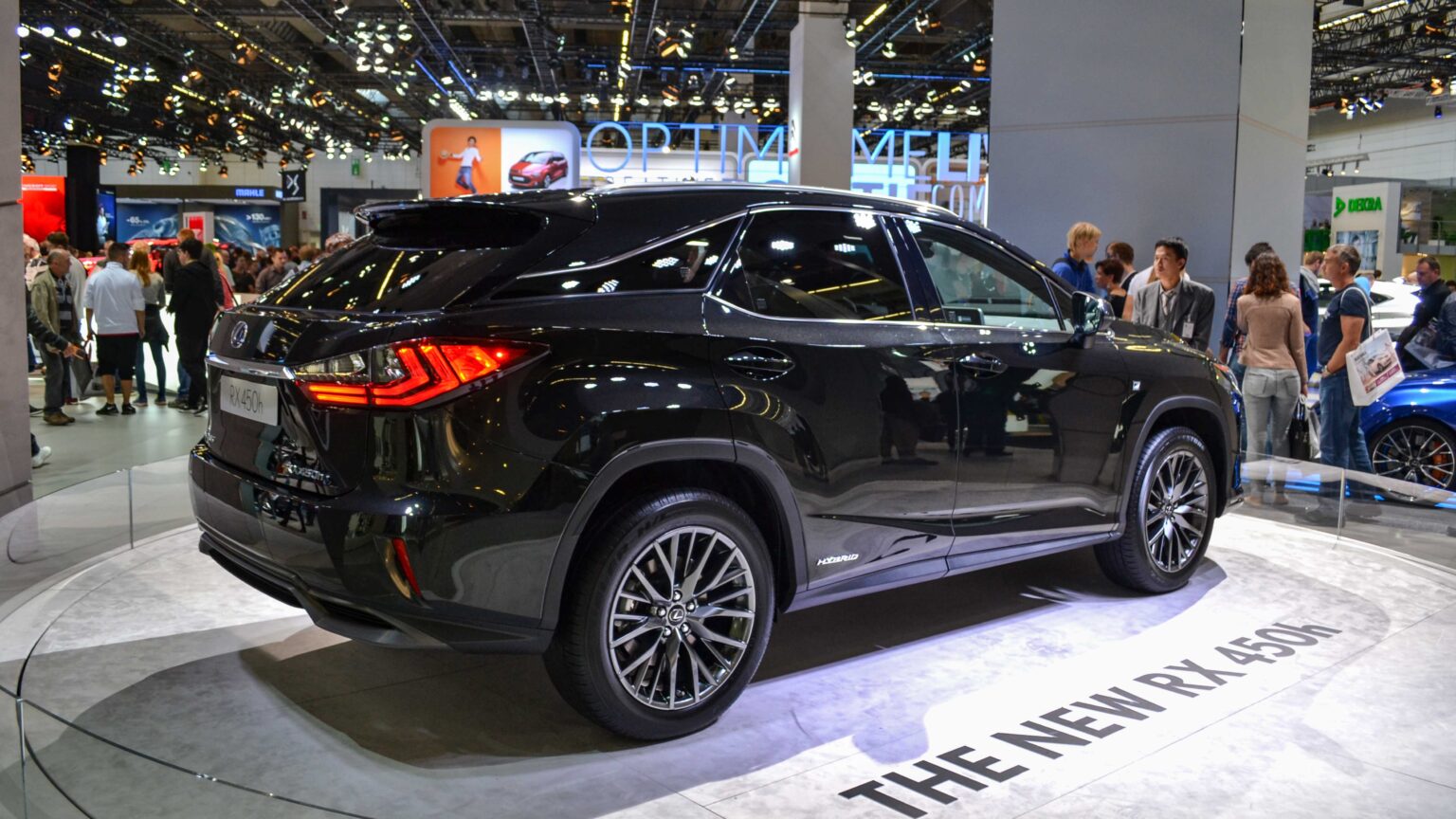 Lexus-RX-450h-black-rear