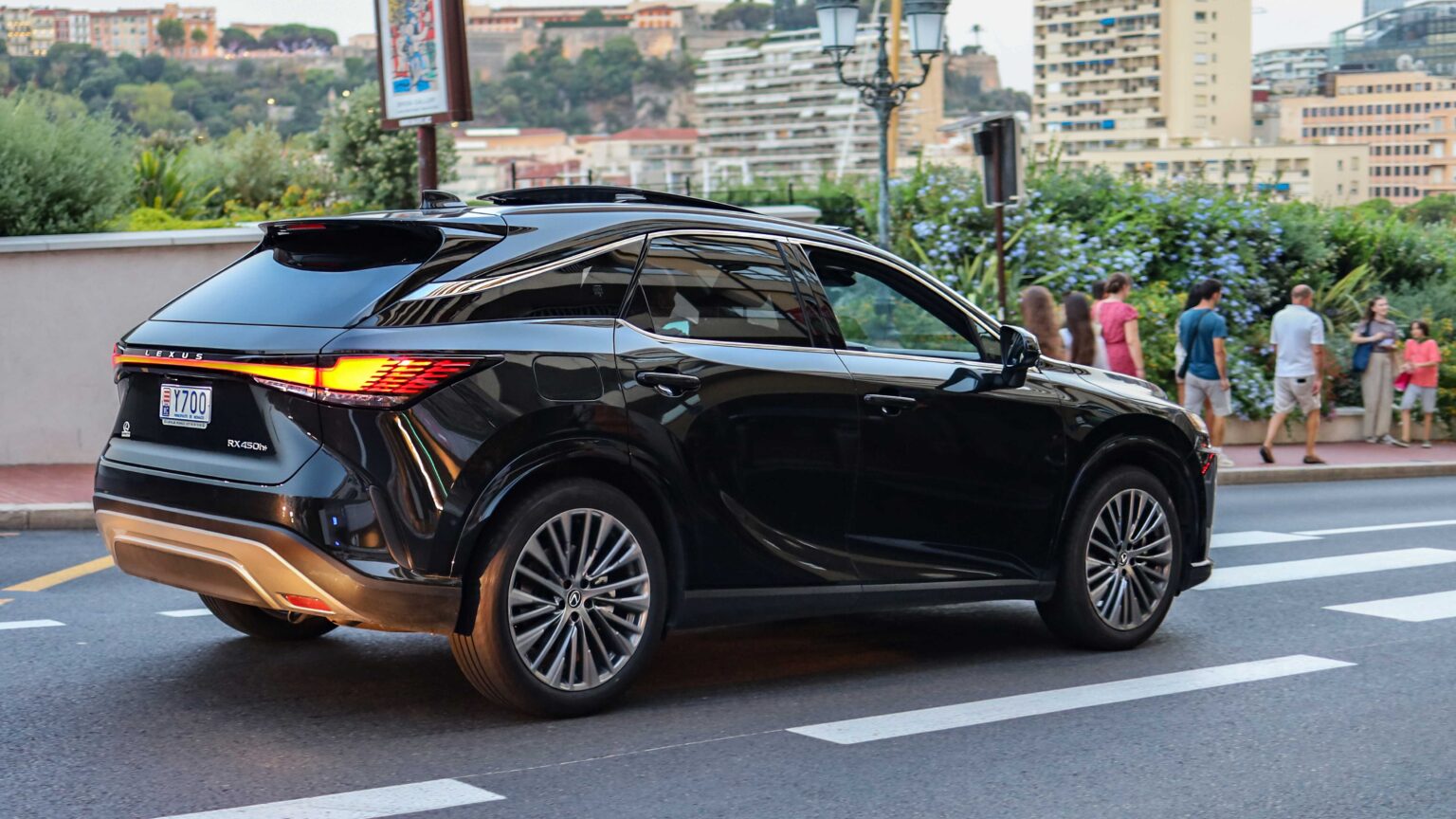 Lexus-RX-450h-in-Monaco