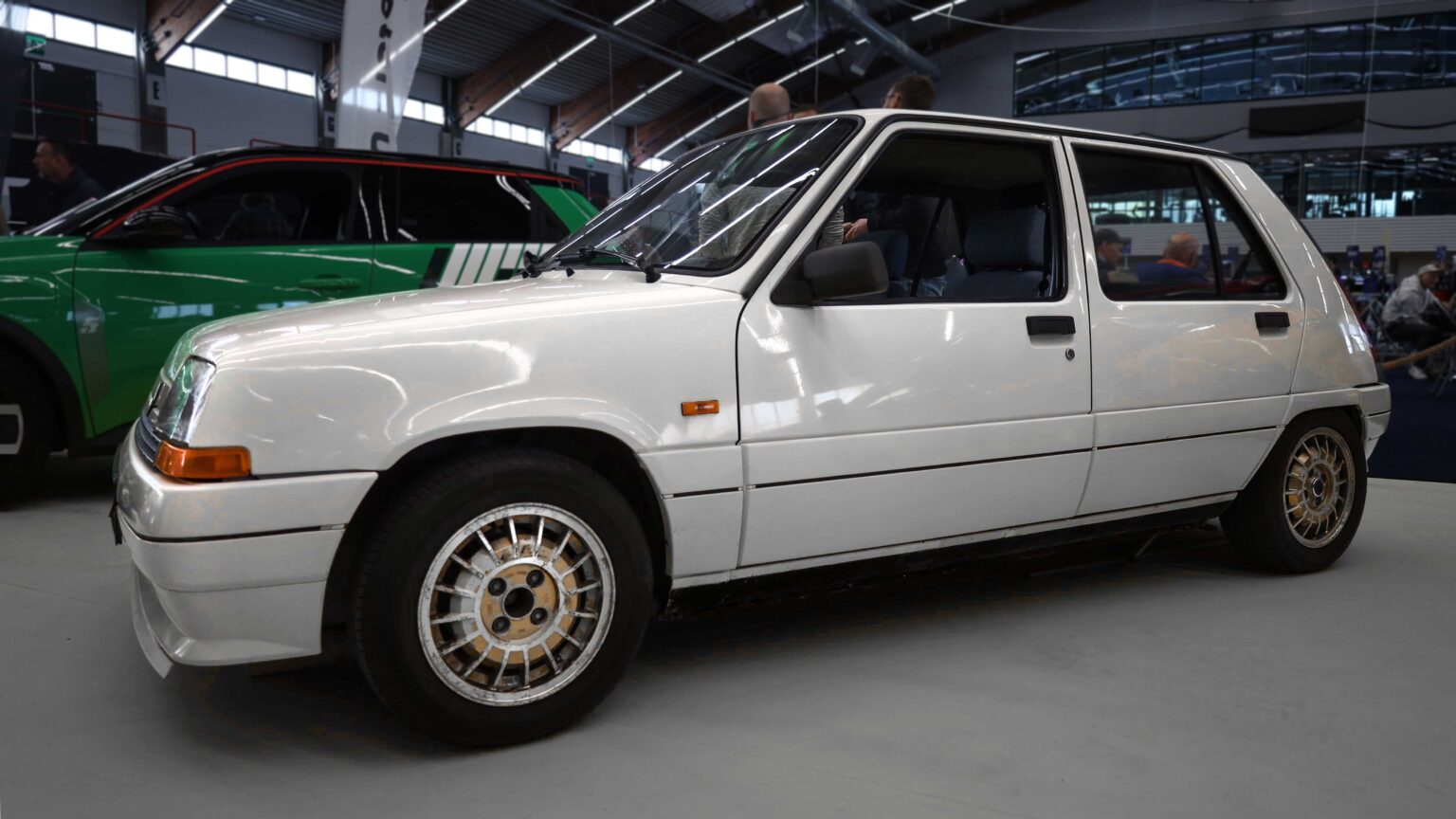 Renault-5-Classic-white