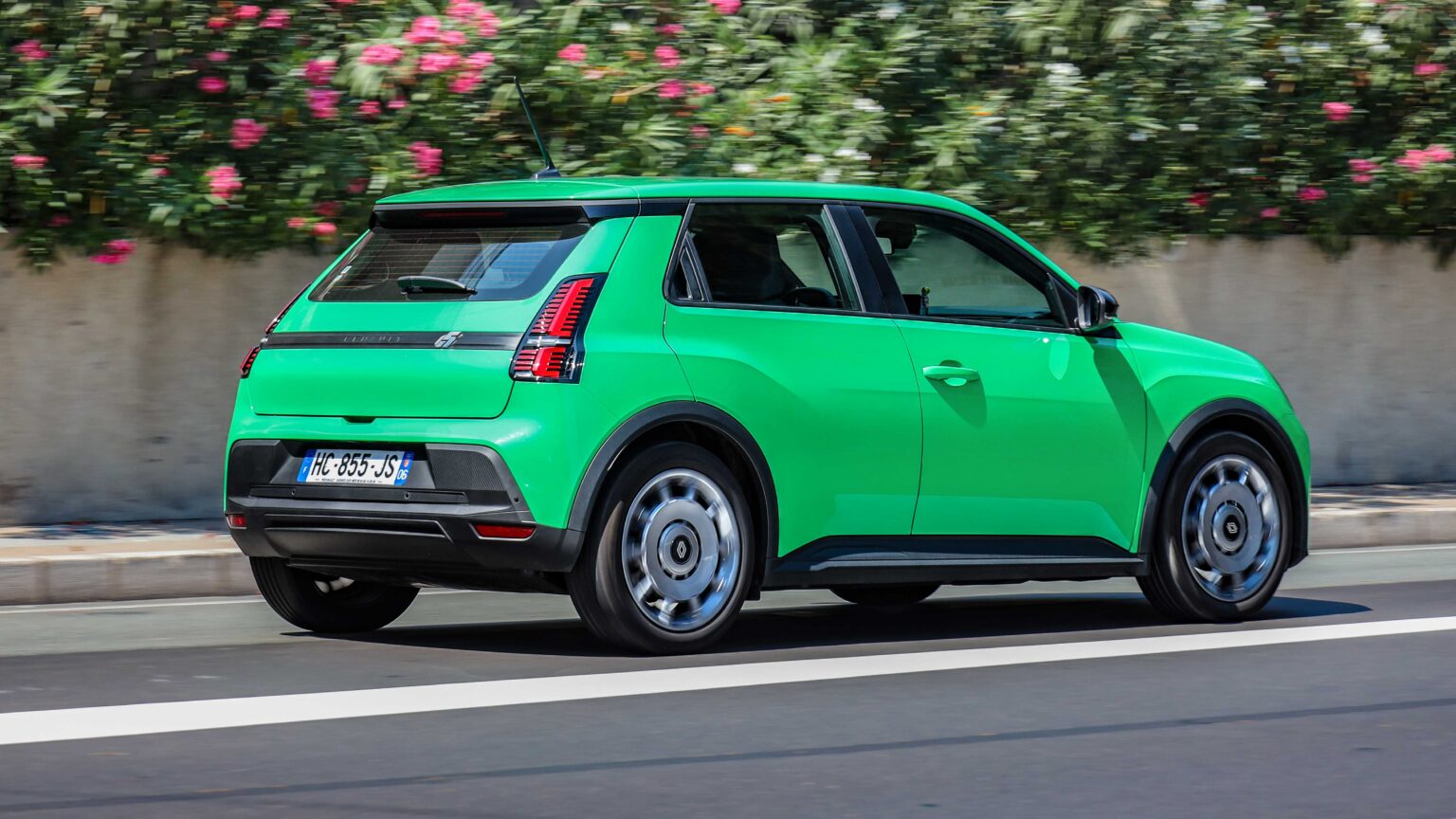 Renault-5-EV-side