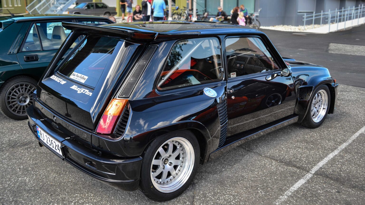 Renault-5-Turbo-2-rear