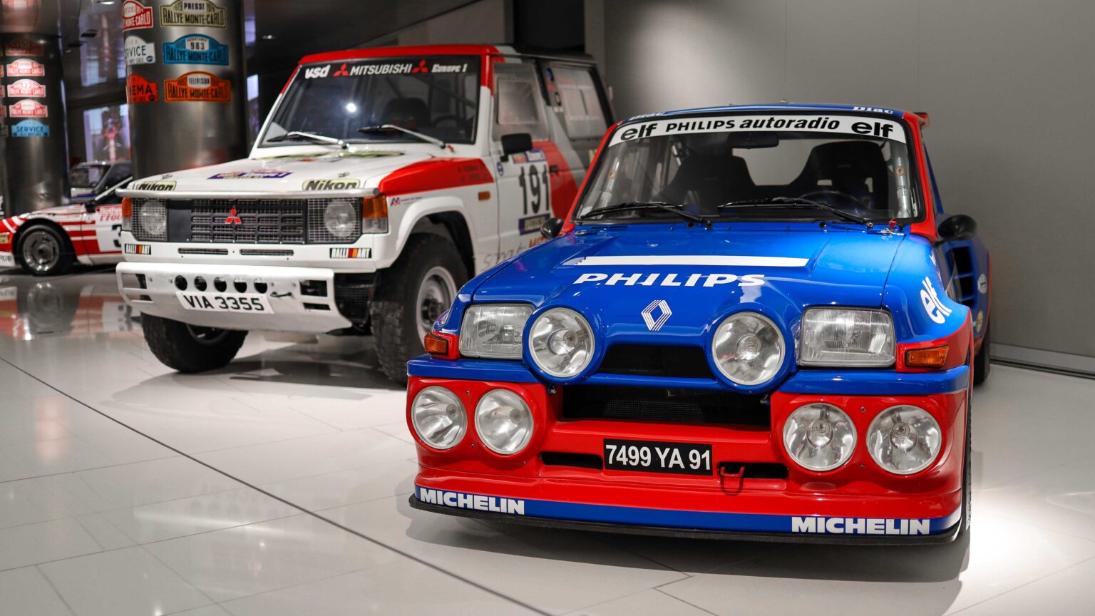 Renault-5-Turbo-and-Mitsubishi-Pajero