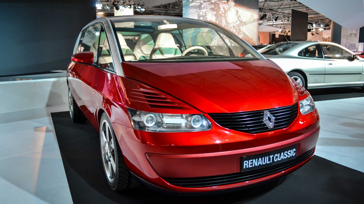 Renault-Avantime-Concept-red