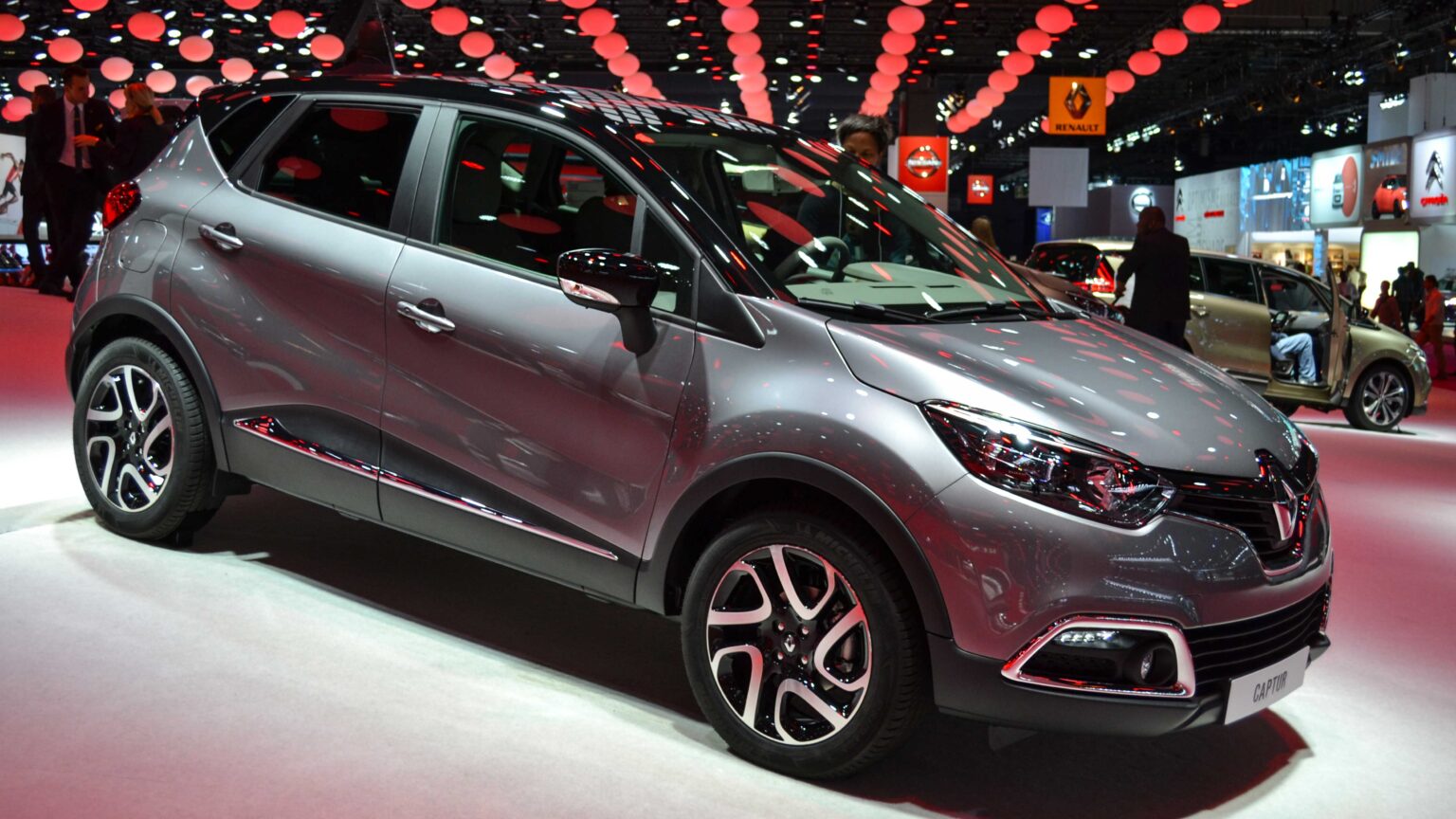 Renault-Captur-at-Paris-IAA