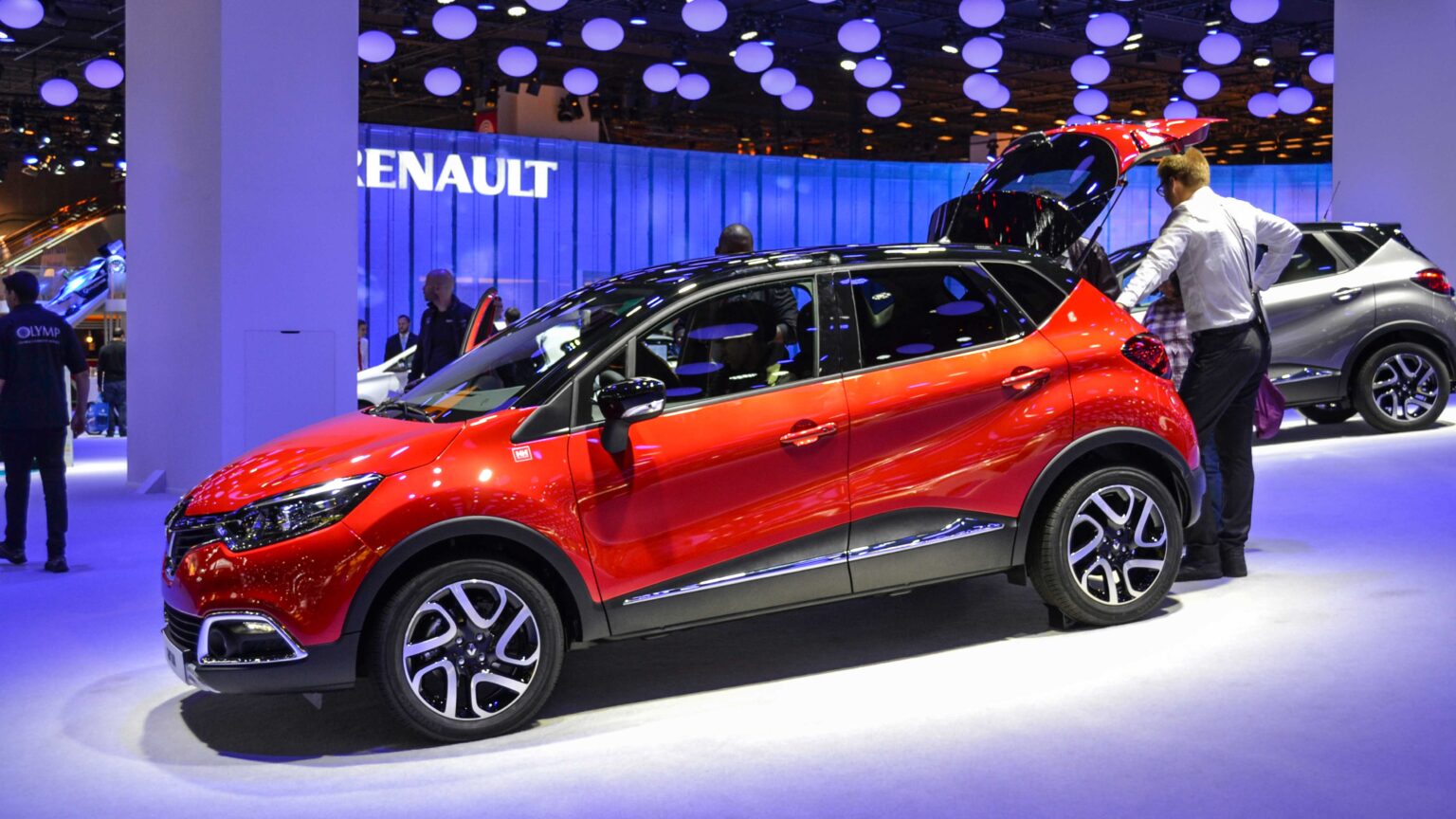 Renault-Captur-red