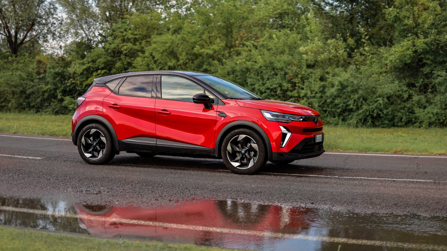 Renault-Captur-red