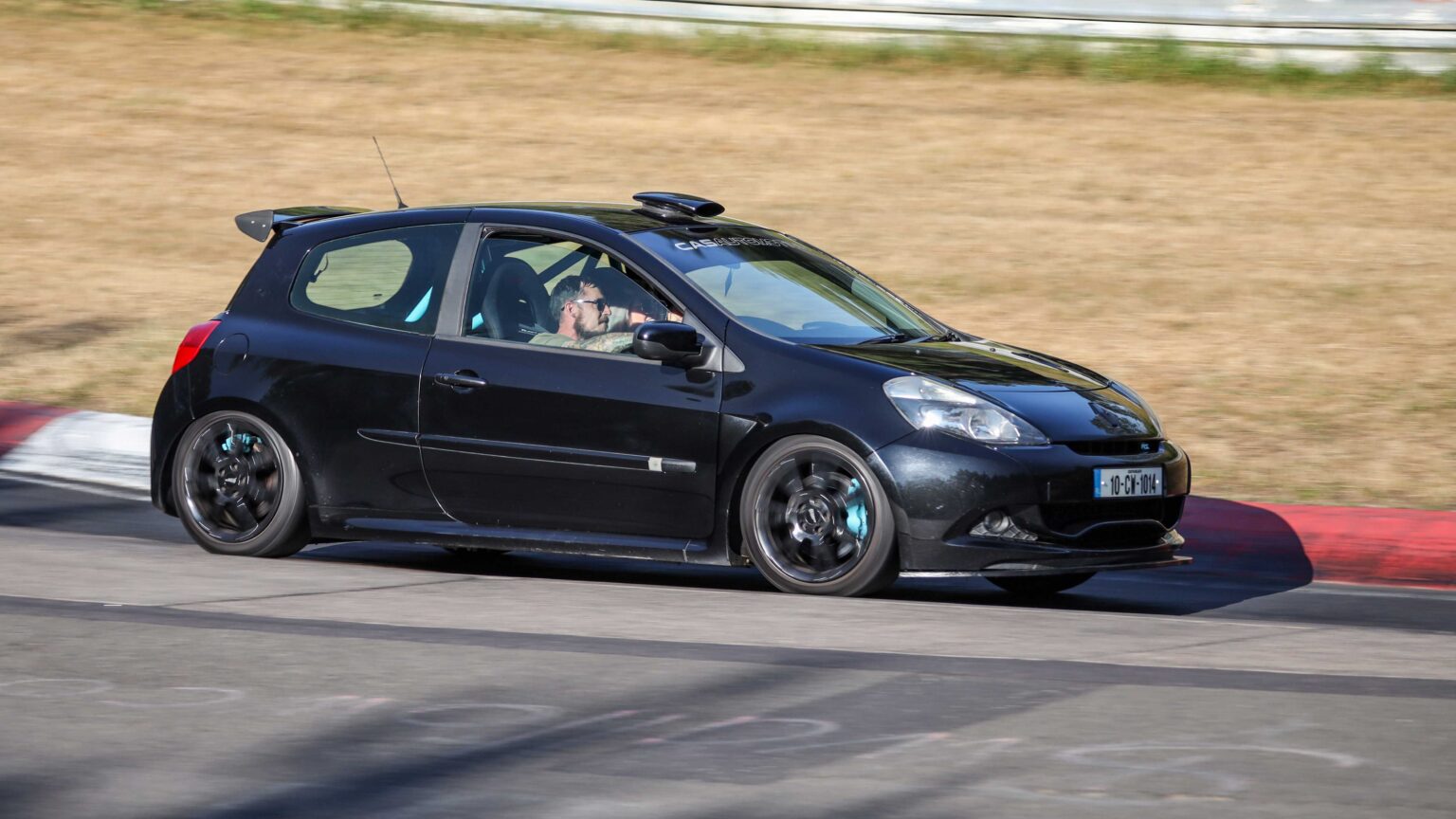 Renault-Clio-RS-black-side
