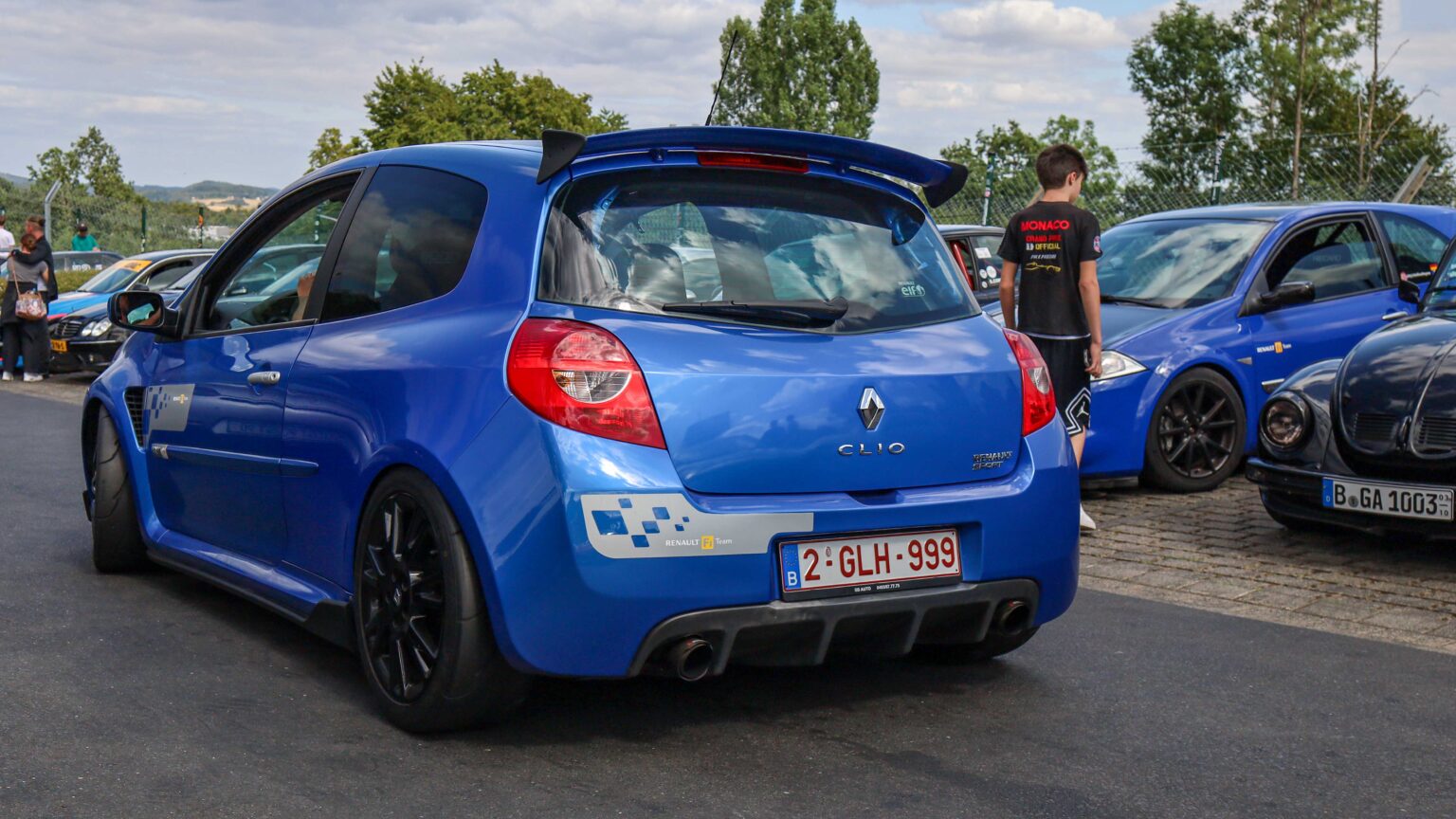 Renault-Clio-Sport-blue