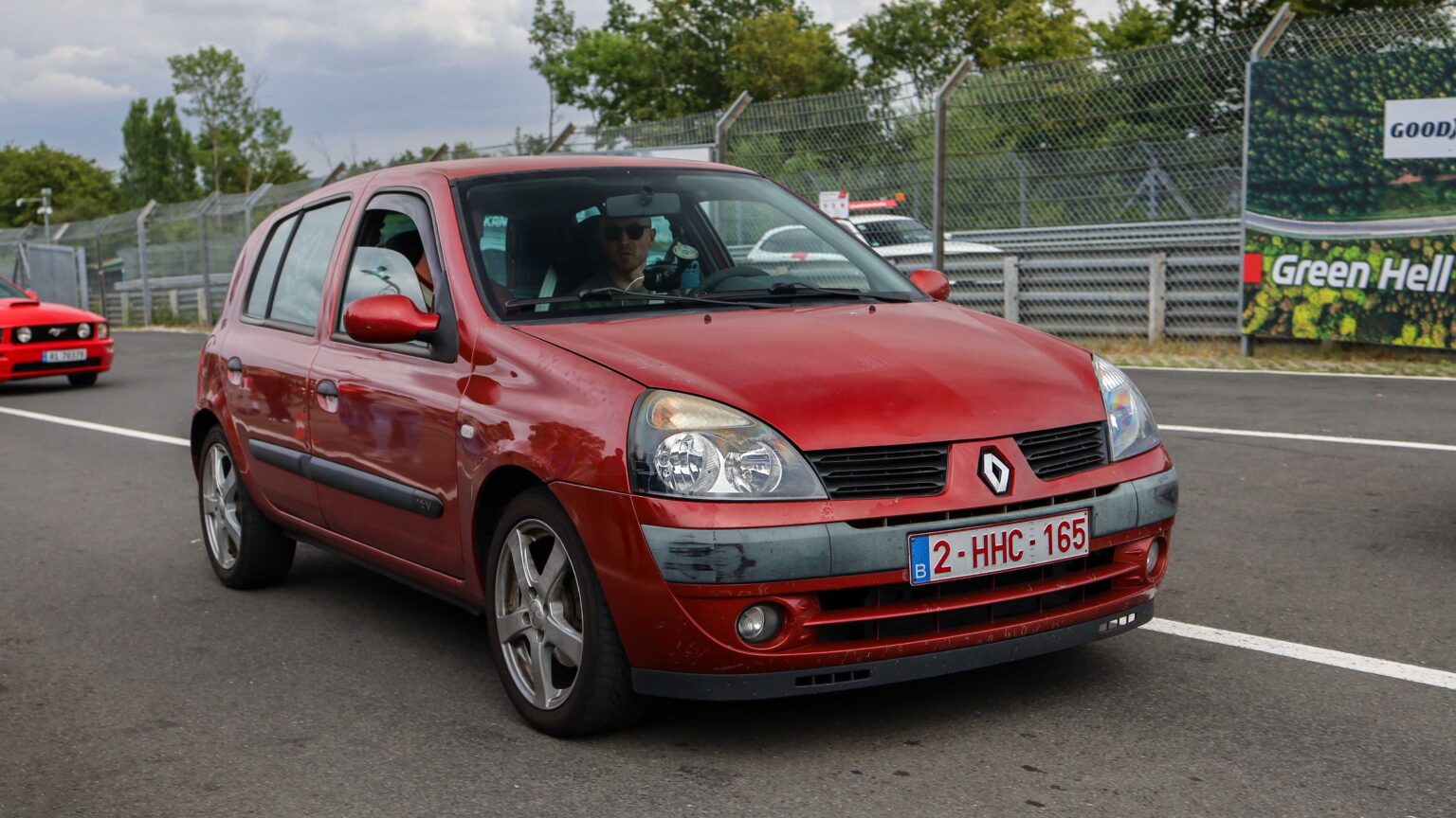 Renault-Clio-at-Nurburgring